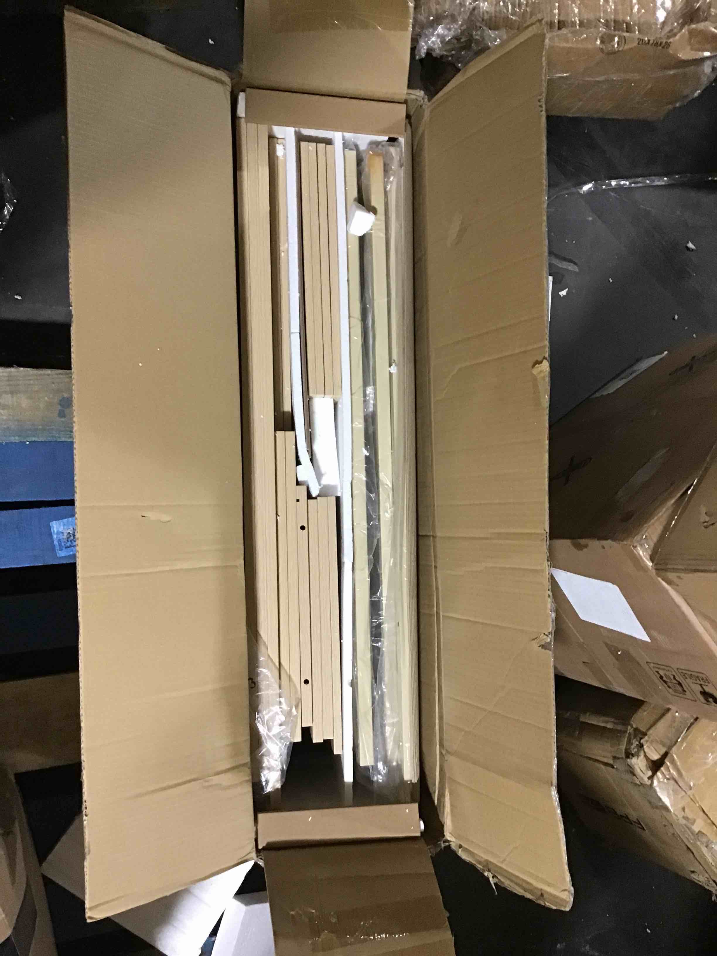 https://s3.amazonaws.com/lotting-images-prod/bidfta/YEL5427801_1696000672022.jpeg