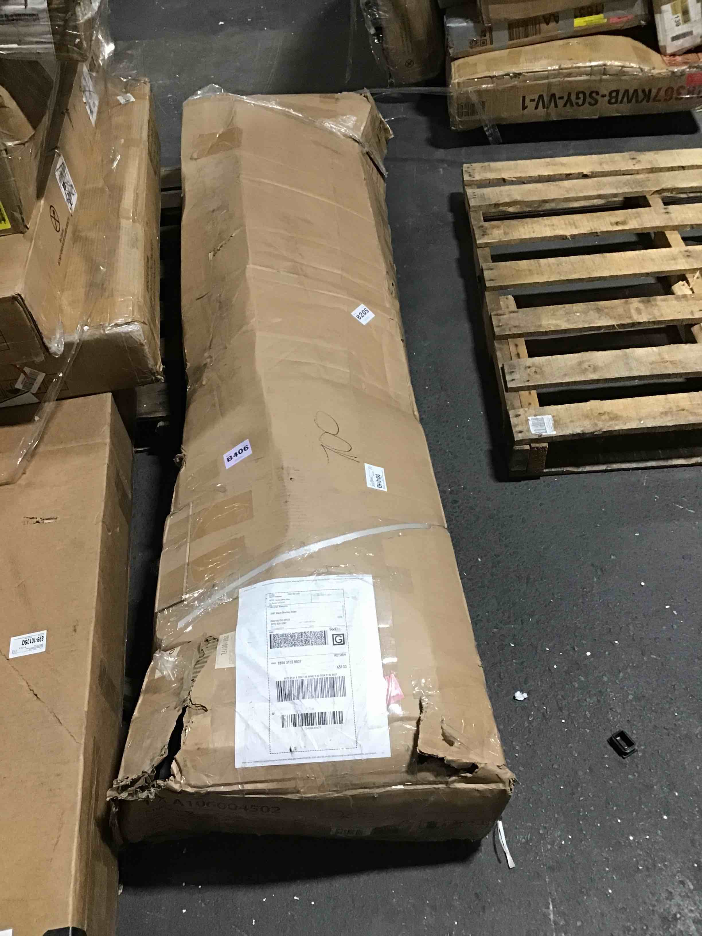 https://s3.amazonaws.com/lotting-images-prod/bidfta/YEL5428845_1698850478716.jpeg