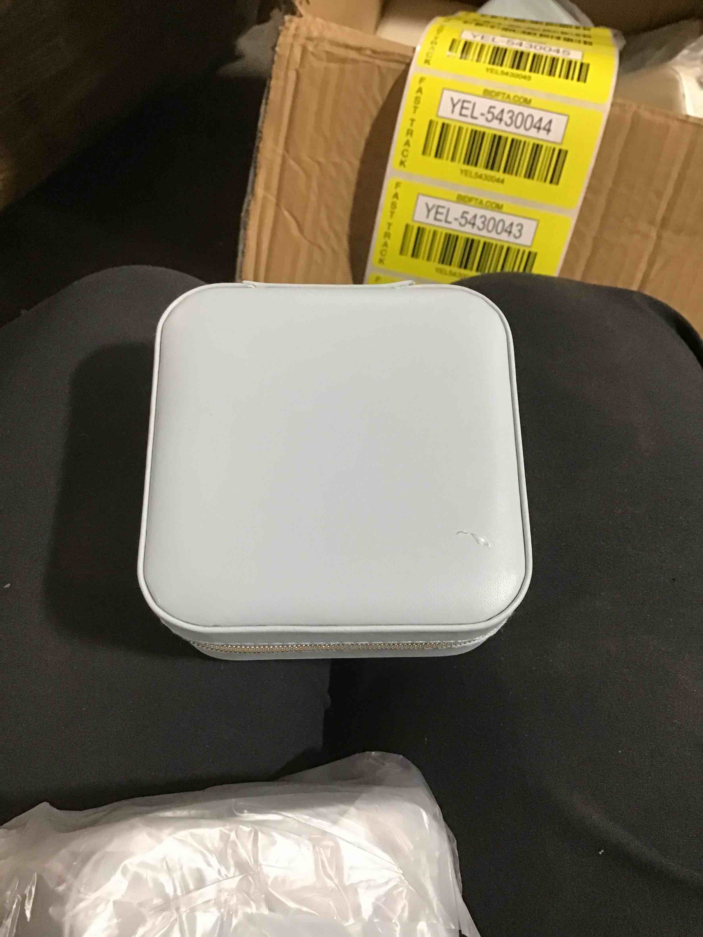 https://s3.amazonaws.com/lotting-images-prod/bidfta/YEL5430045_1695405411933.jpeg