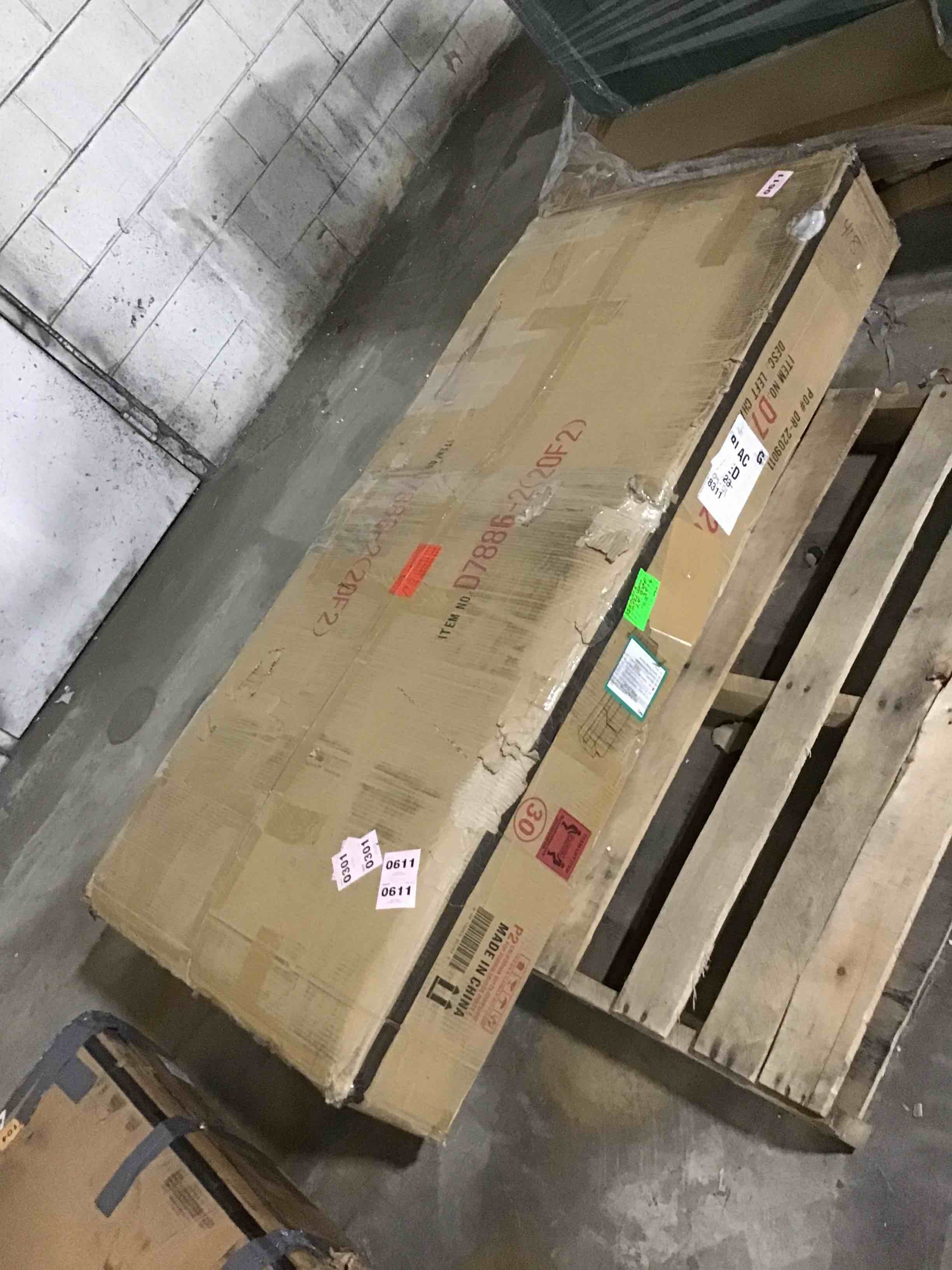 https://s3.amazonaws.com/lotting-images-prod/bidfta/YEL5431375_1695135476388.jpeg