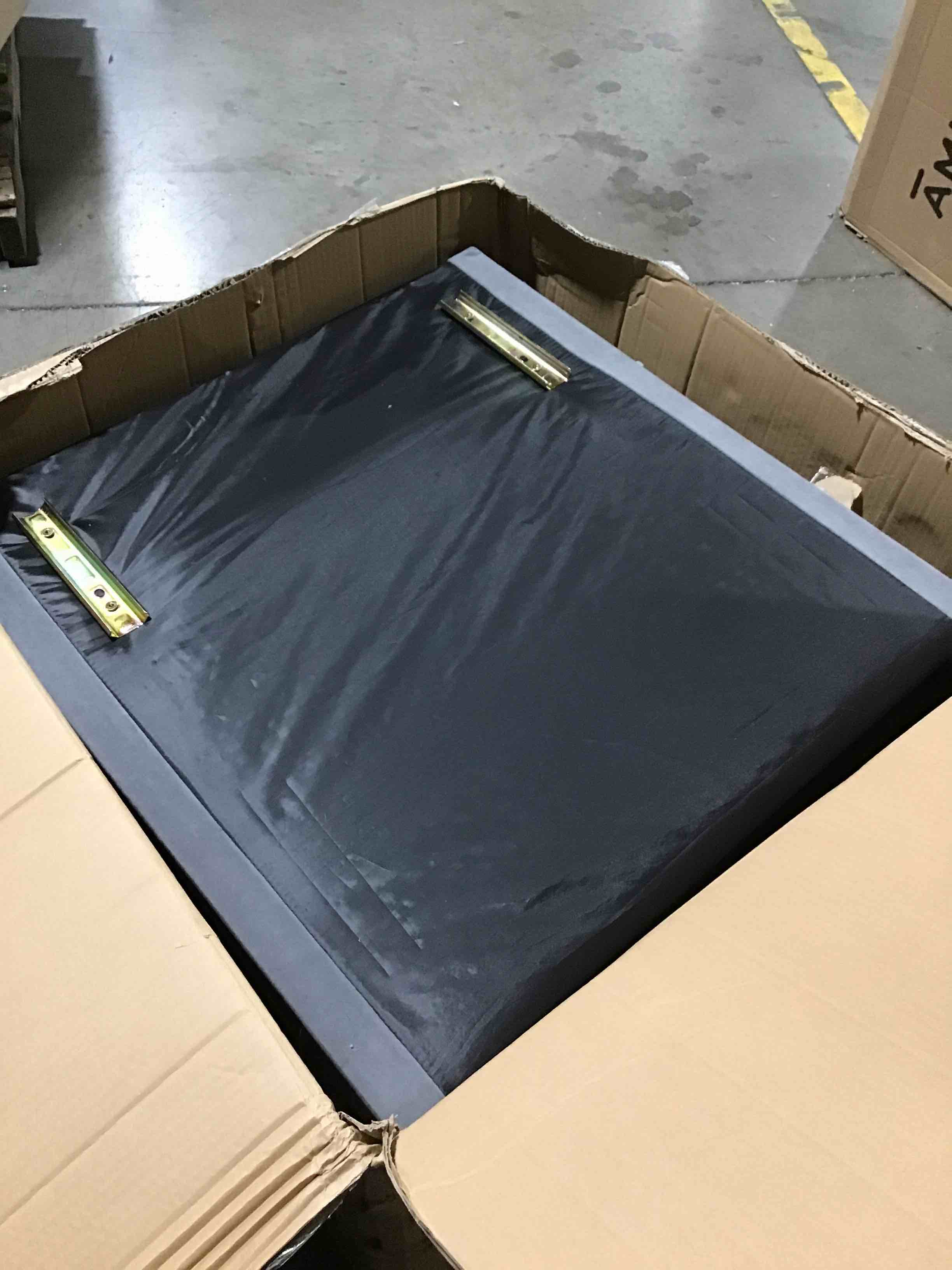 https://s3.amazonaws.com/lotting-images-prod/bidfta/YEL5431506_1695230824744.jpeg