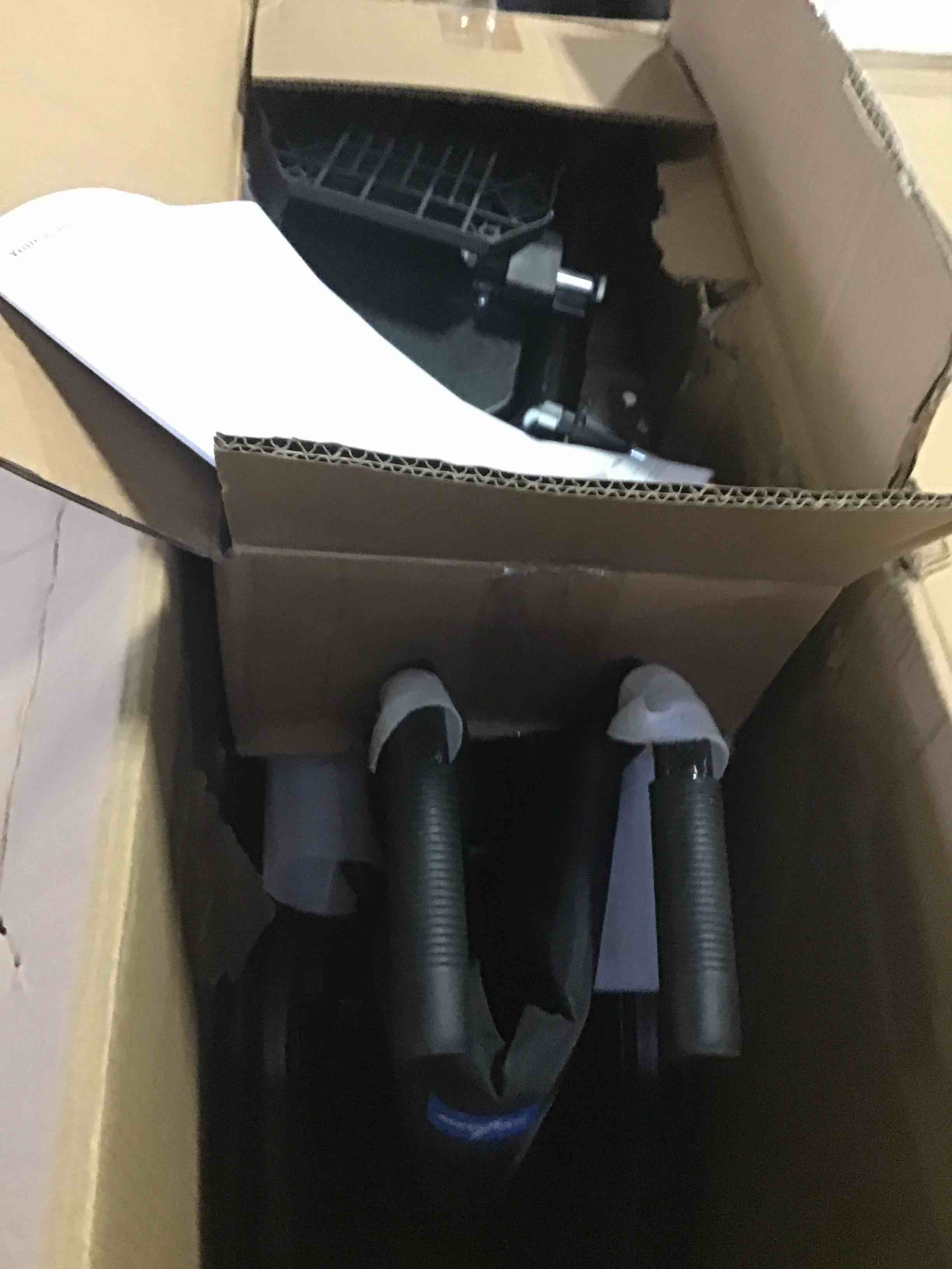 https://s3.amazonaws.com/lotting-images-prod/bidfta/YEL5444990_1698413365979.jpeg