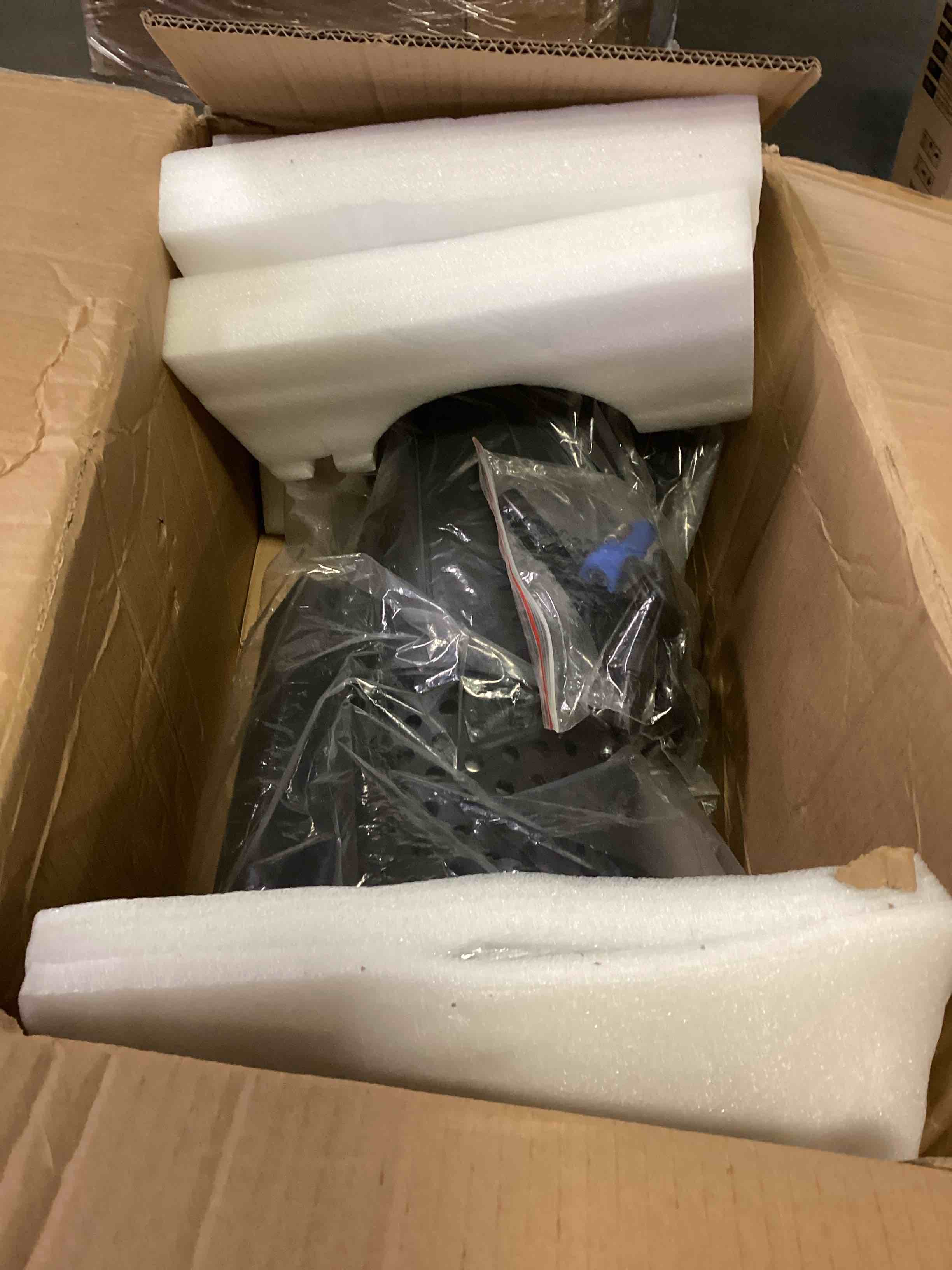 https://s3.amazonaws.com/lotting-images-prod/bidfta/YEL5452164_1699280974383.jpeg