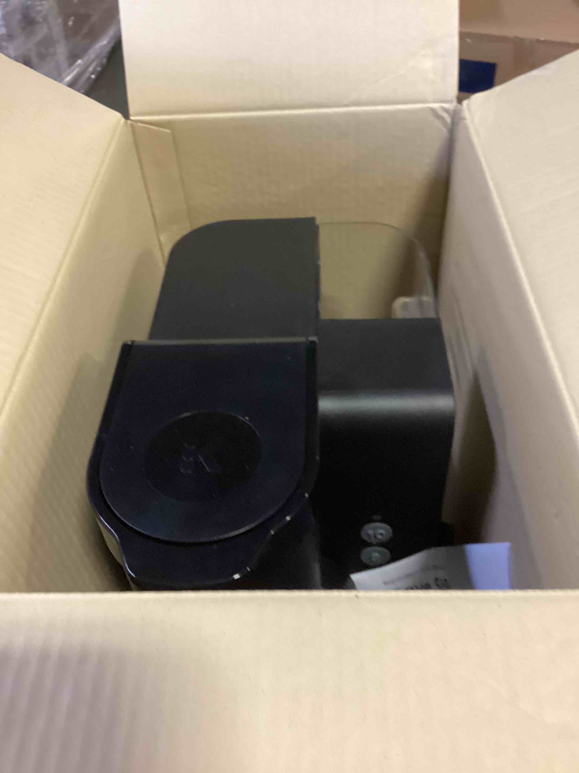 https://s3.amazonaws.com/lotting-images-prod/bidfta/YEL5452708_1699561438479.jpeg