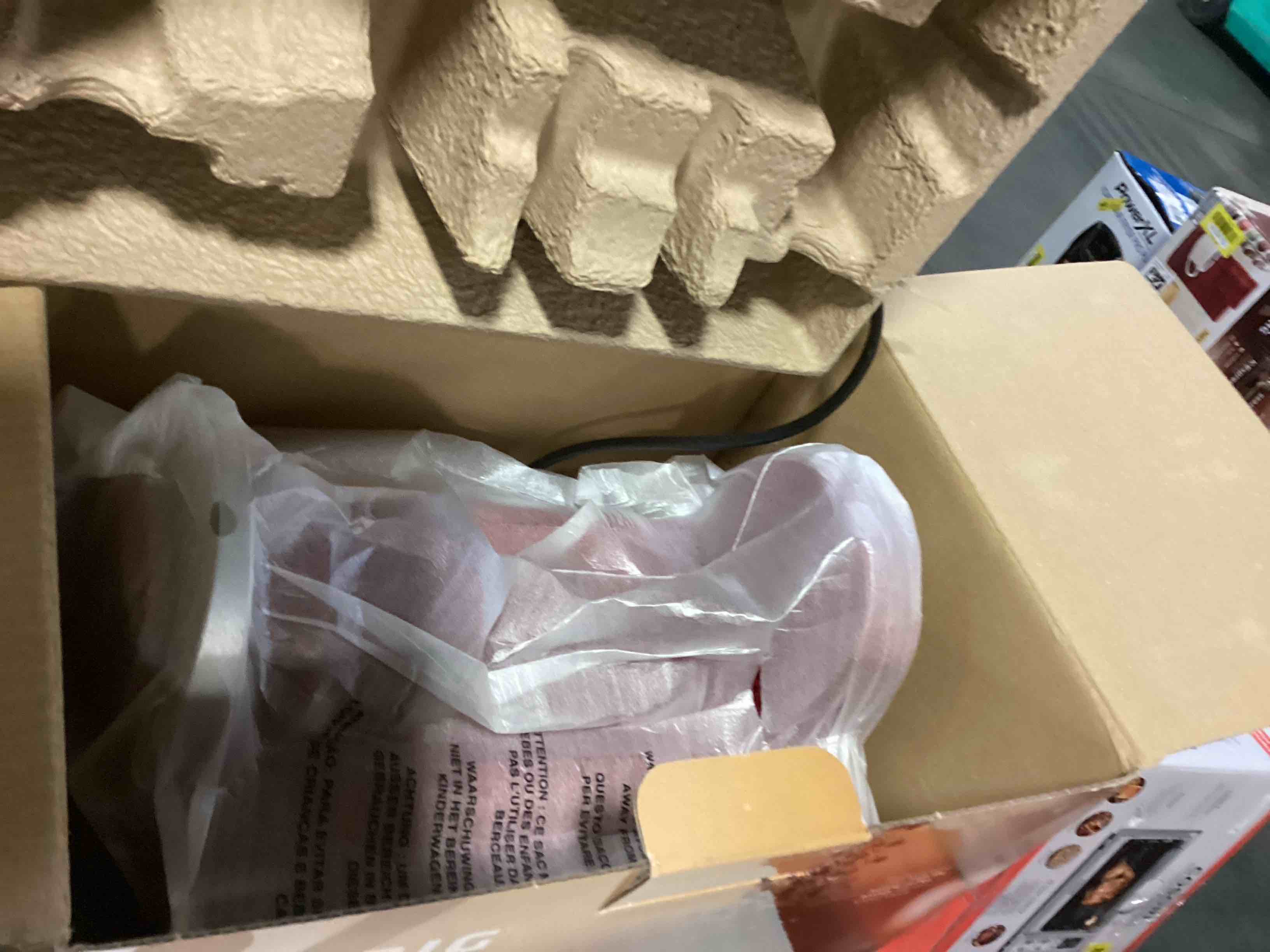 https://s3.amazonaws.com/lotting-images-prod/bidfta/YEL5452754_1699623670991.jpeg