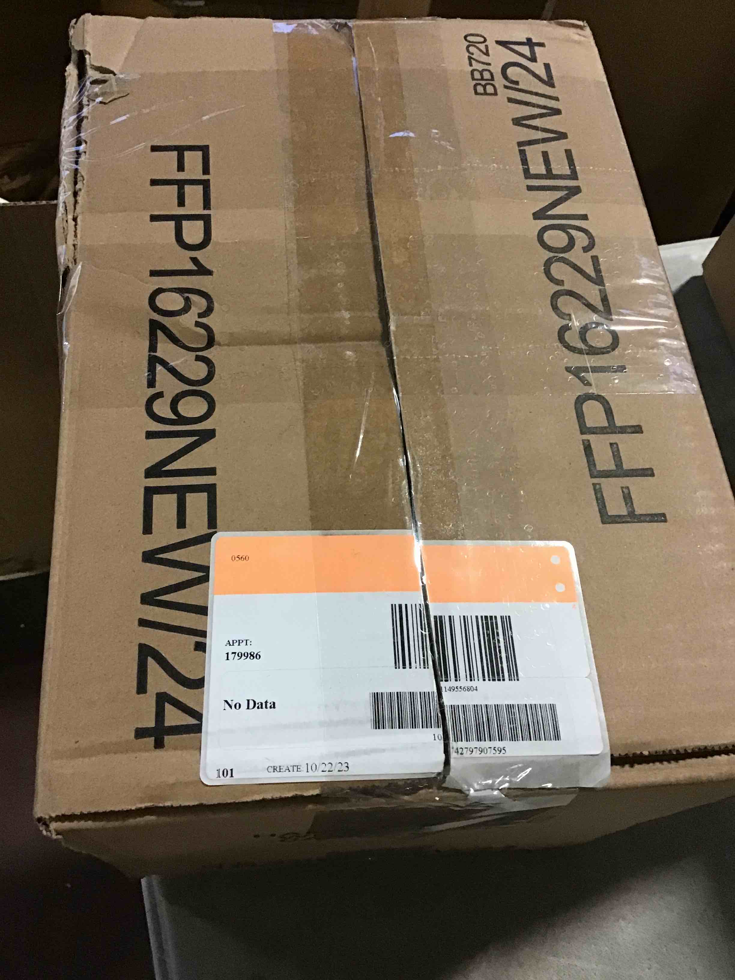 https://s3.amazonaws.com/lotting-images-prod/bidfta/YEL5456585_1700657078389.jpeg