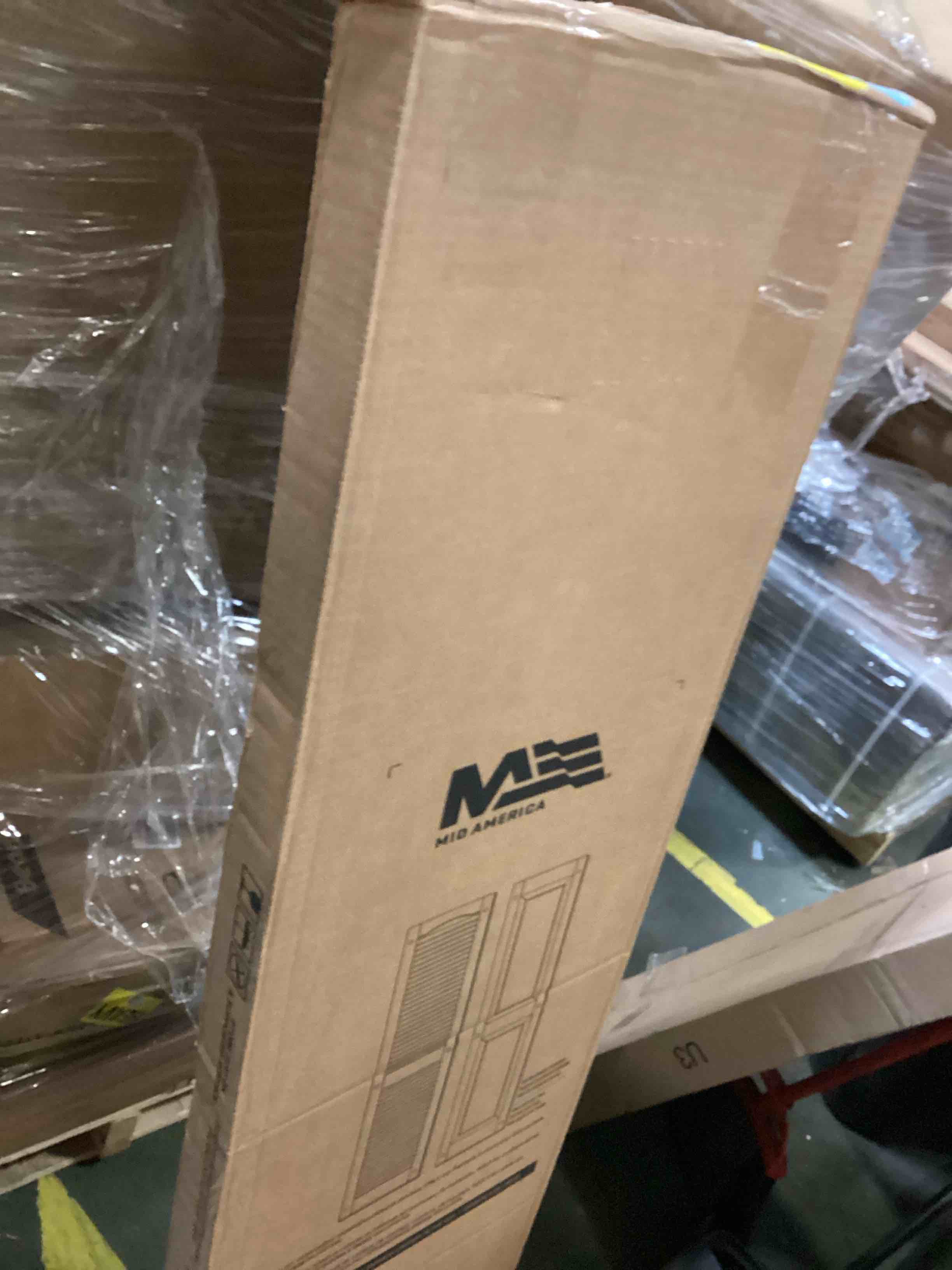 https://s3.amazonaws.com/lotting-images-prod/bidfta/YEL5457450_1700581203628.jpeg