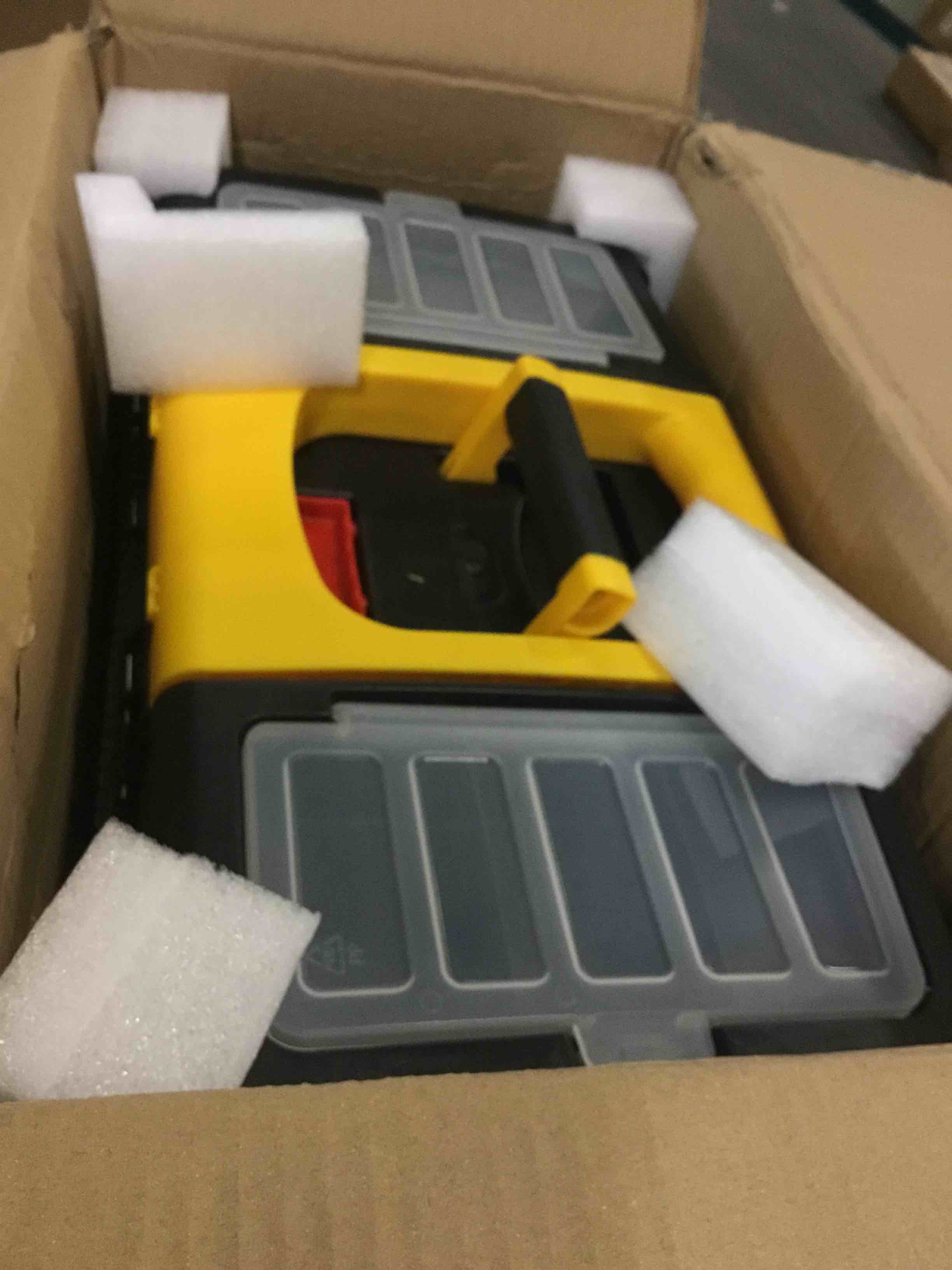https://s3.amazonaws.com/lotting-images-prod/bidfta/YEL5458663_1701956794618.jpeg