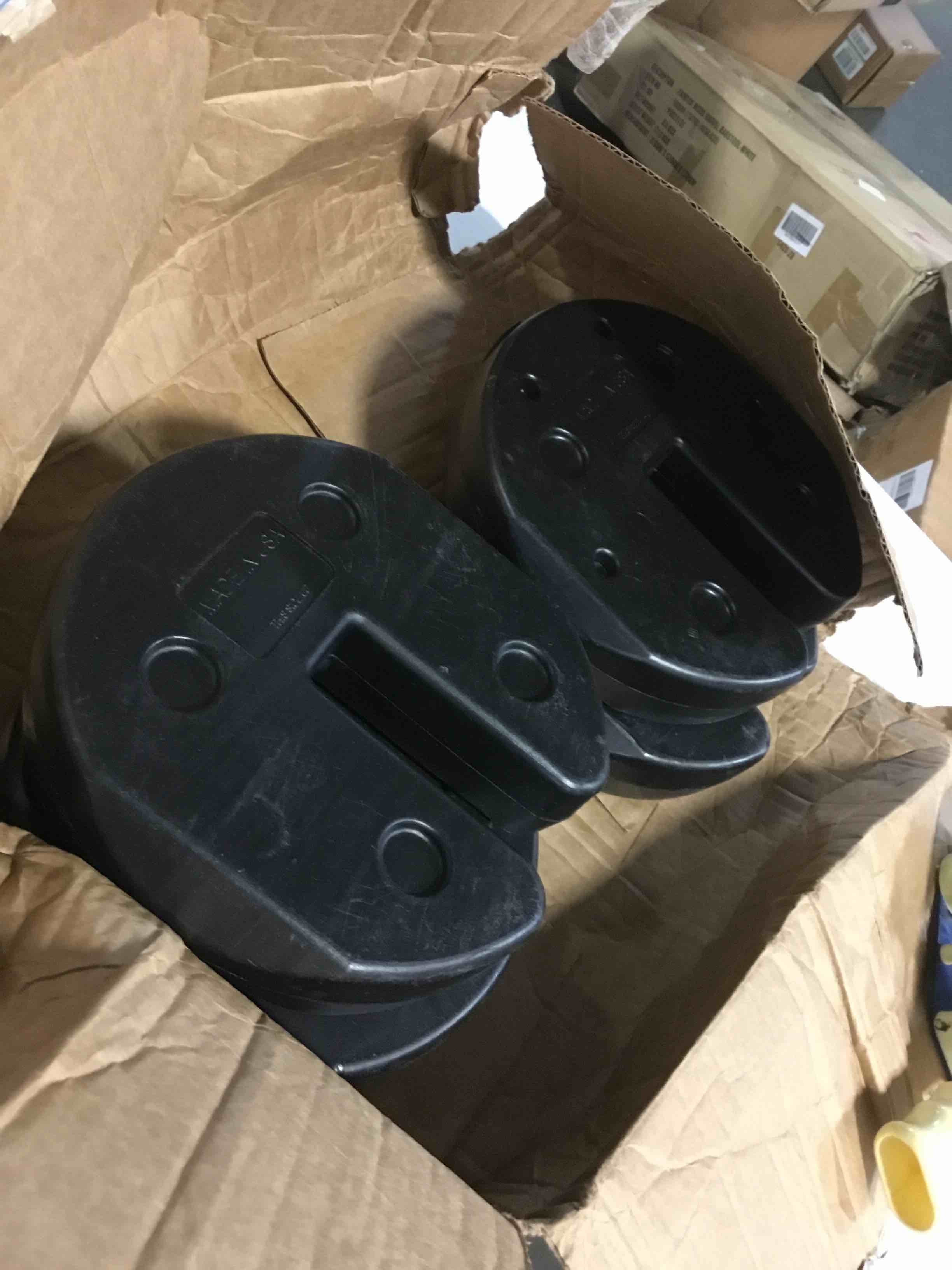 https://s3.amazonaws.com/lotting-images-prod/bidfta/YEL5460705_1700663462970.jpeg