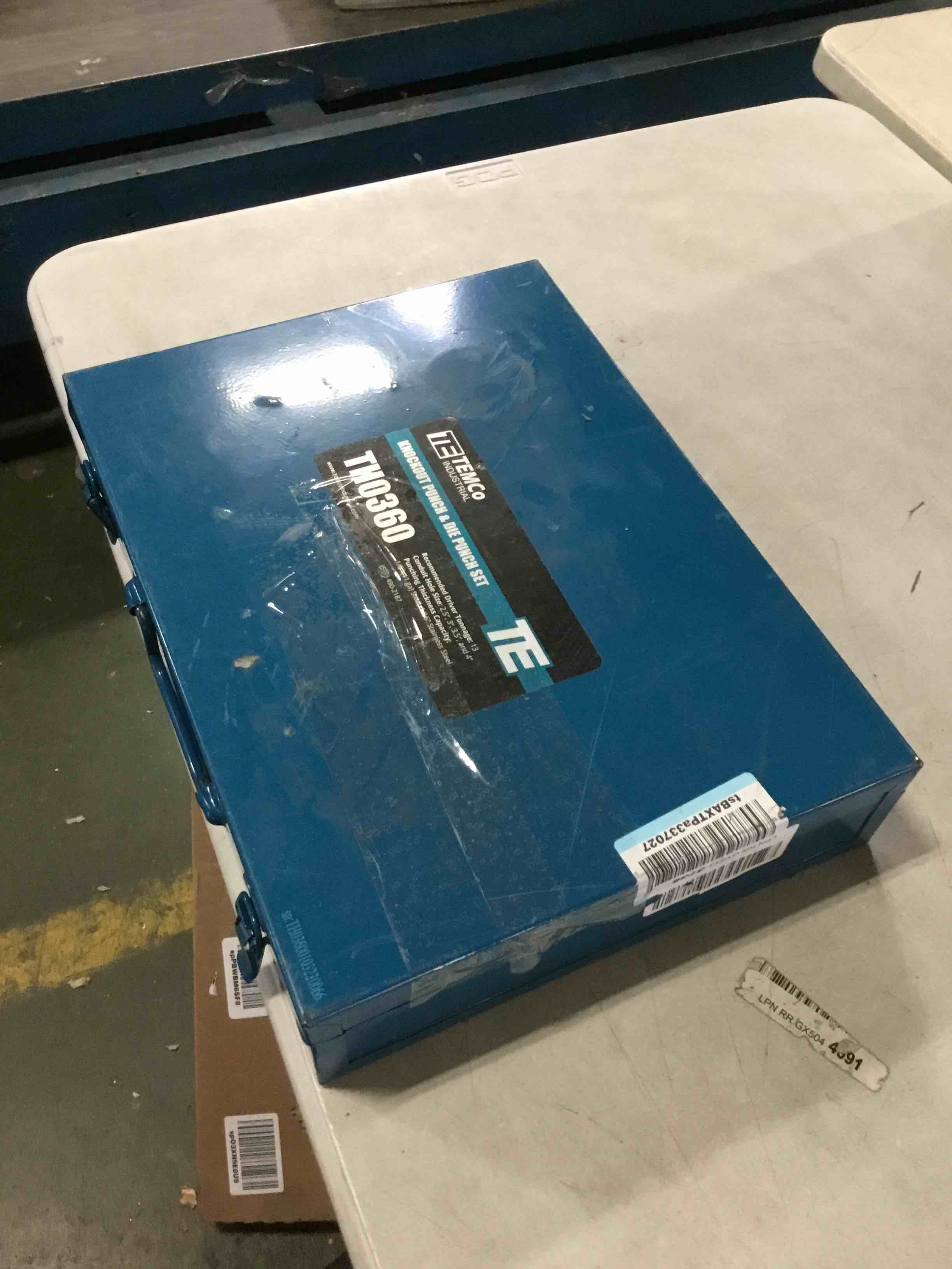 https://s3.amazonaws.com/lotting-images-prod/bidfta/YEL5461285_1701197162903.jpeg