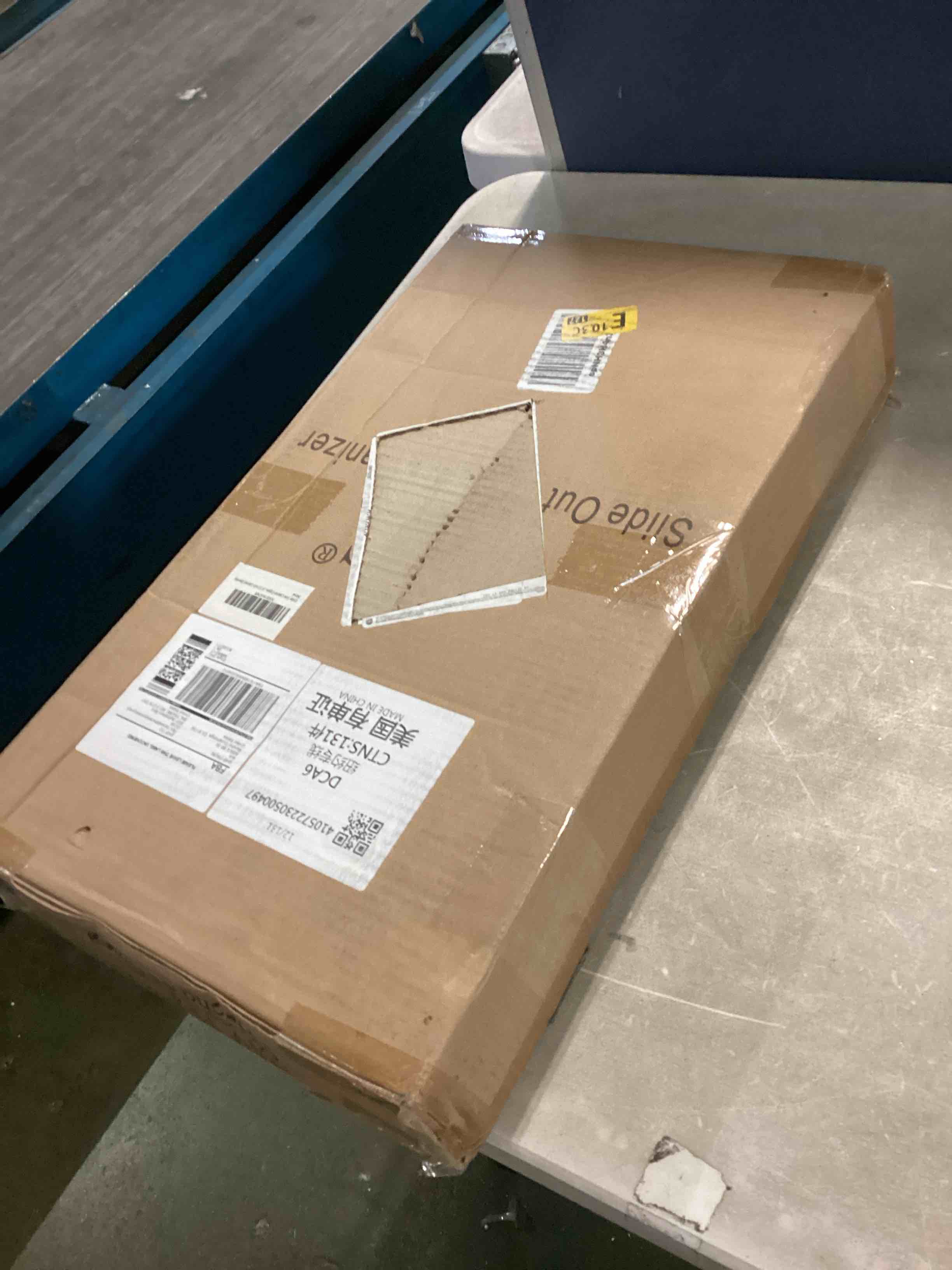 https://s3.amazonaws.com/lotting-images-prod/bidfta/YEL5462156_1700598270426.jpeg