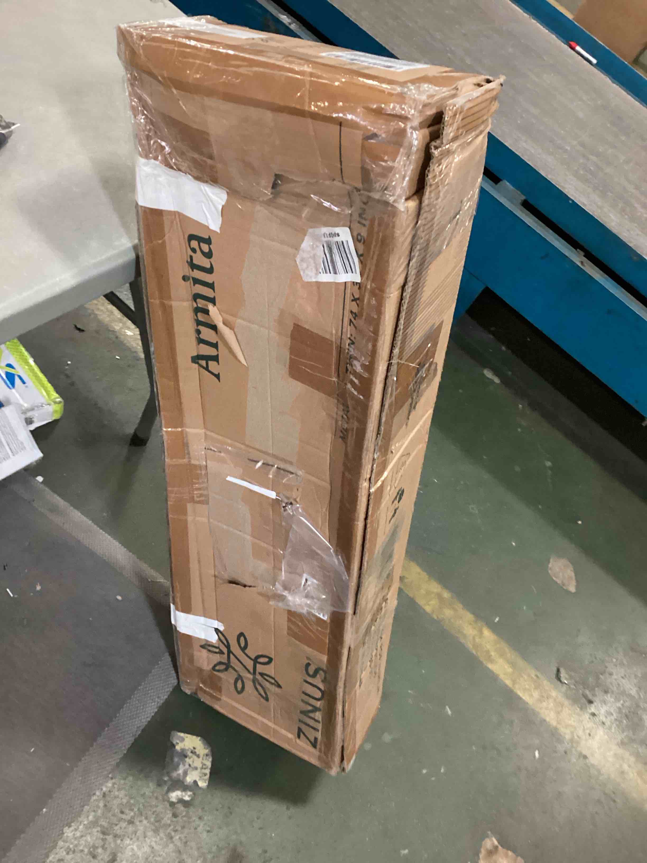 https://s3.amazonaws.com/lotting-images-prod/bidfta/YEL5462287_1701098406135.jpeg