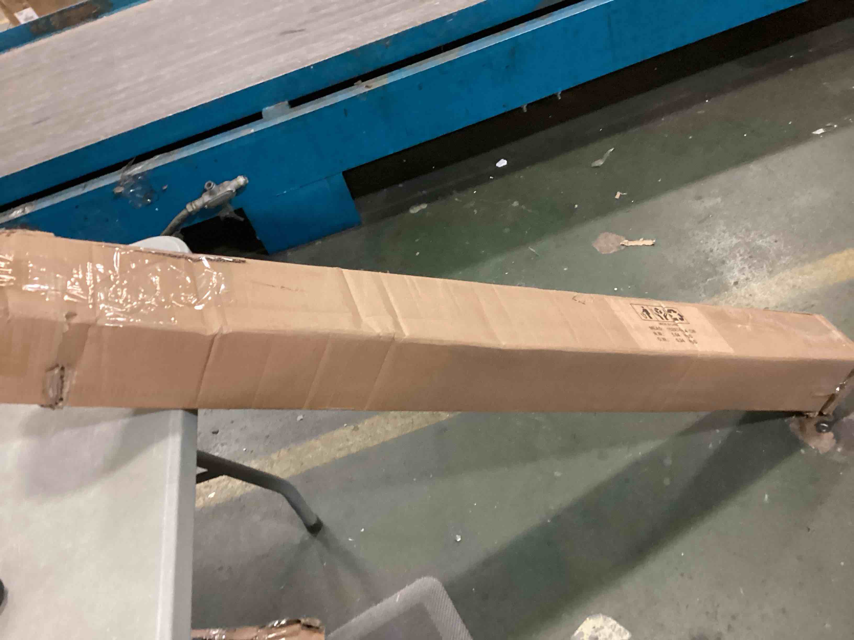 https://s3.amazonaws.com/lotting-images-prod/bidfta/YEL5462400_1701104115973.jpeg