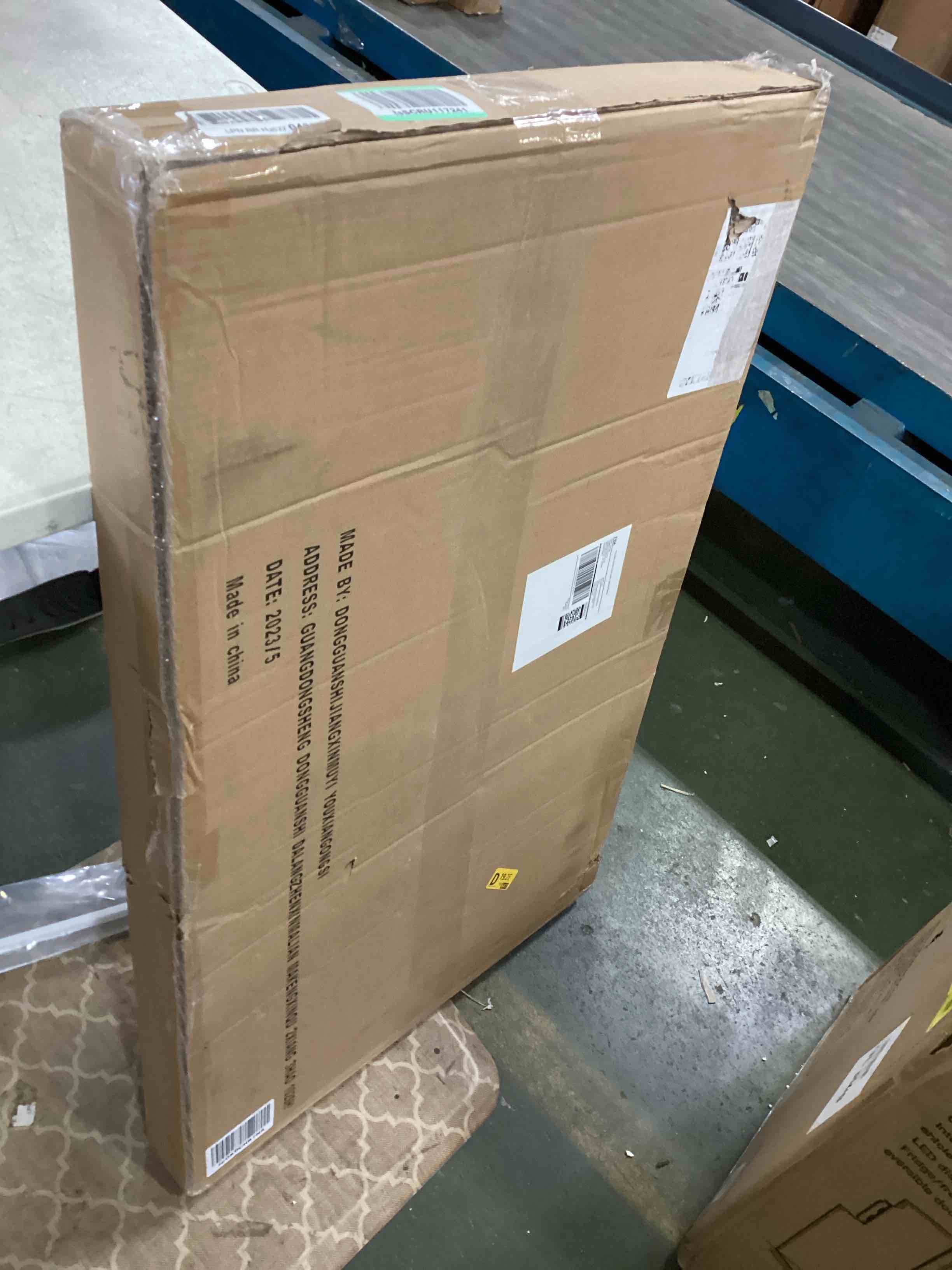 https://s3.amazonaws.com/lotting-images-prod/bidfta/YEL5462958_1701283954645.jpeg
