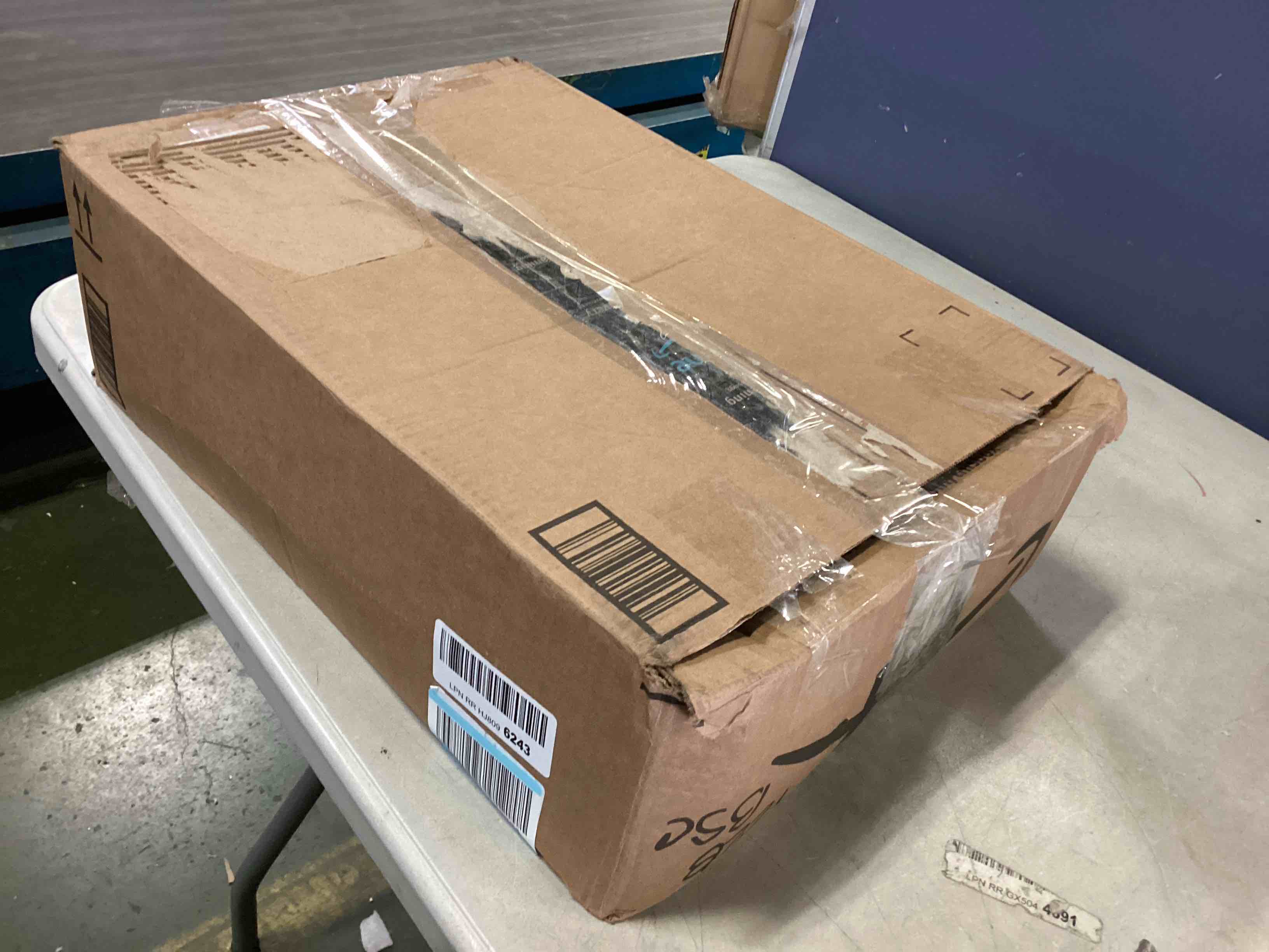 https://s3.amazonaws.com/lotting-images-prod/bidfta/YEL5463147_1701362434996.jpeg