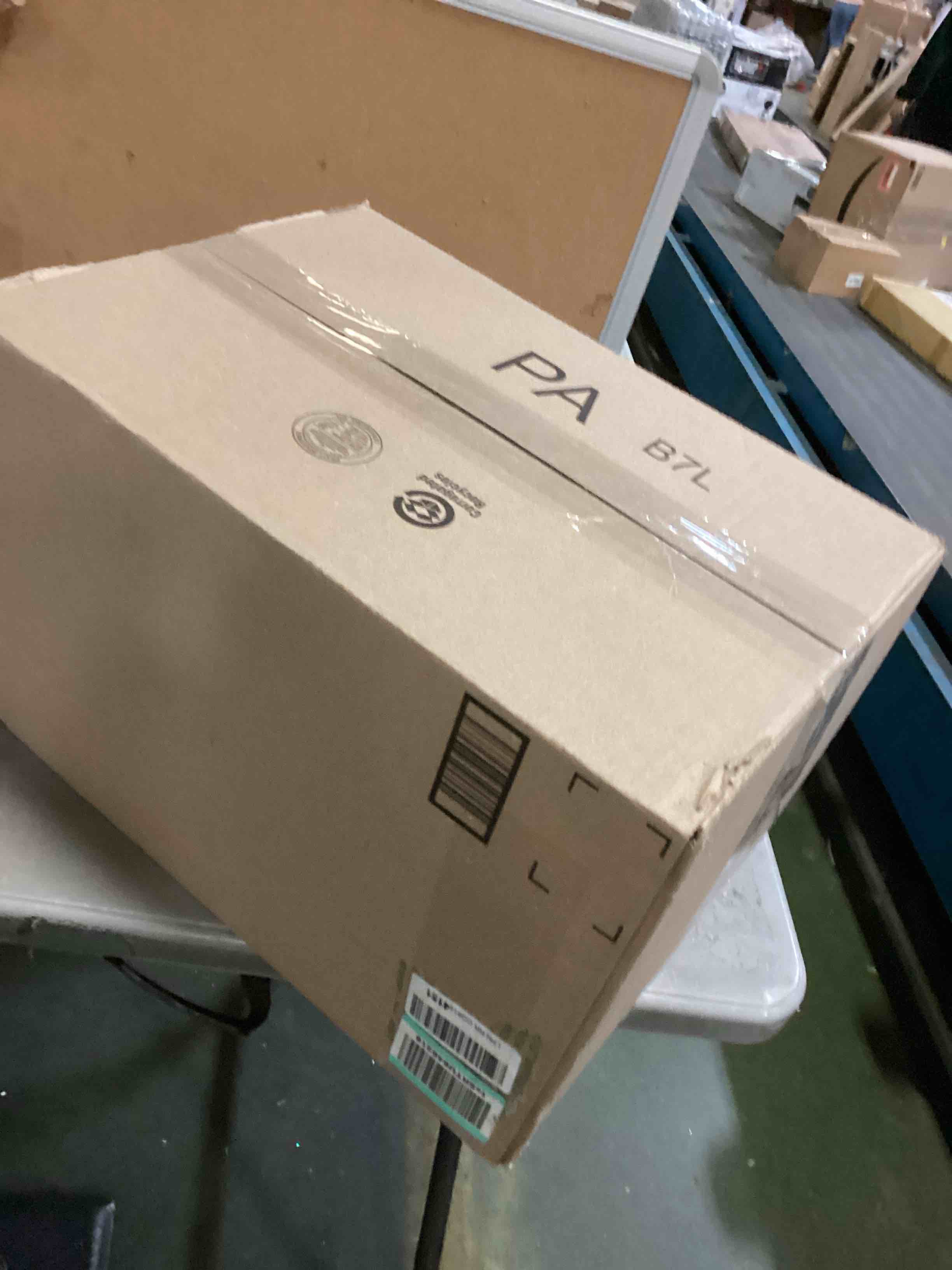 https://s3.amazonaws.com/lotting-images-prod/bidfta/YEL5463327_1701440136199.jpeg