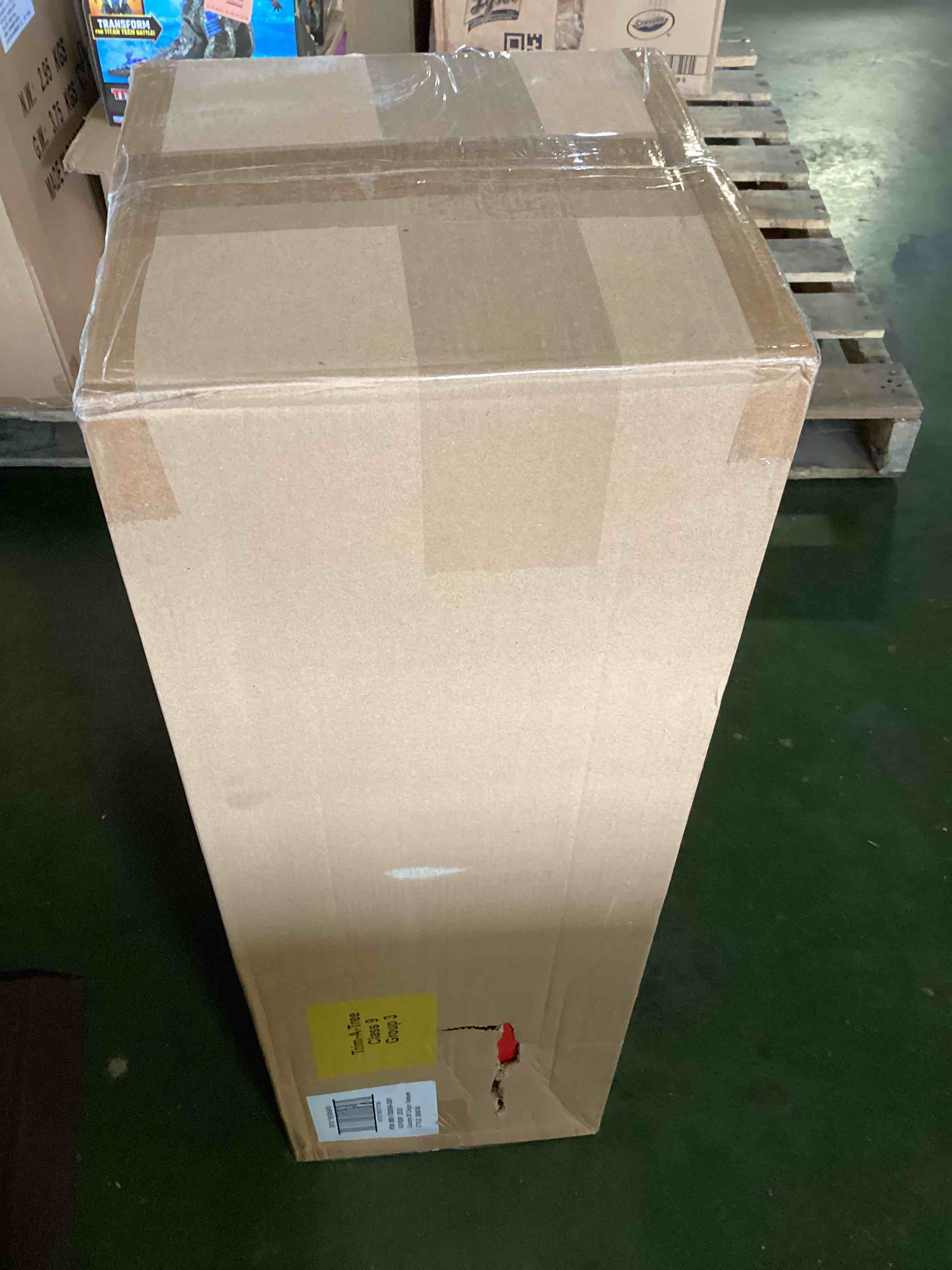 https://s3.amazonaws.com/lotting-images-prod/bidfta/YEL5464876_1701885726329.jpeg