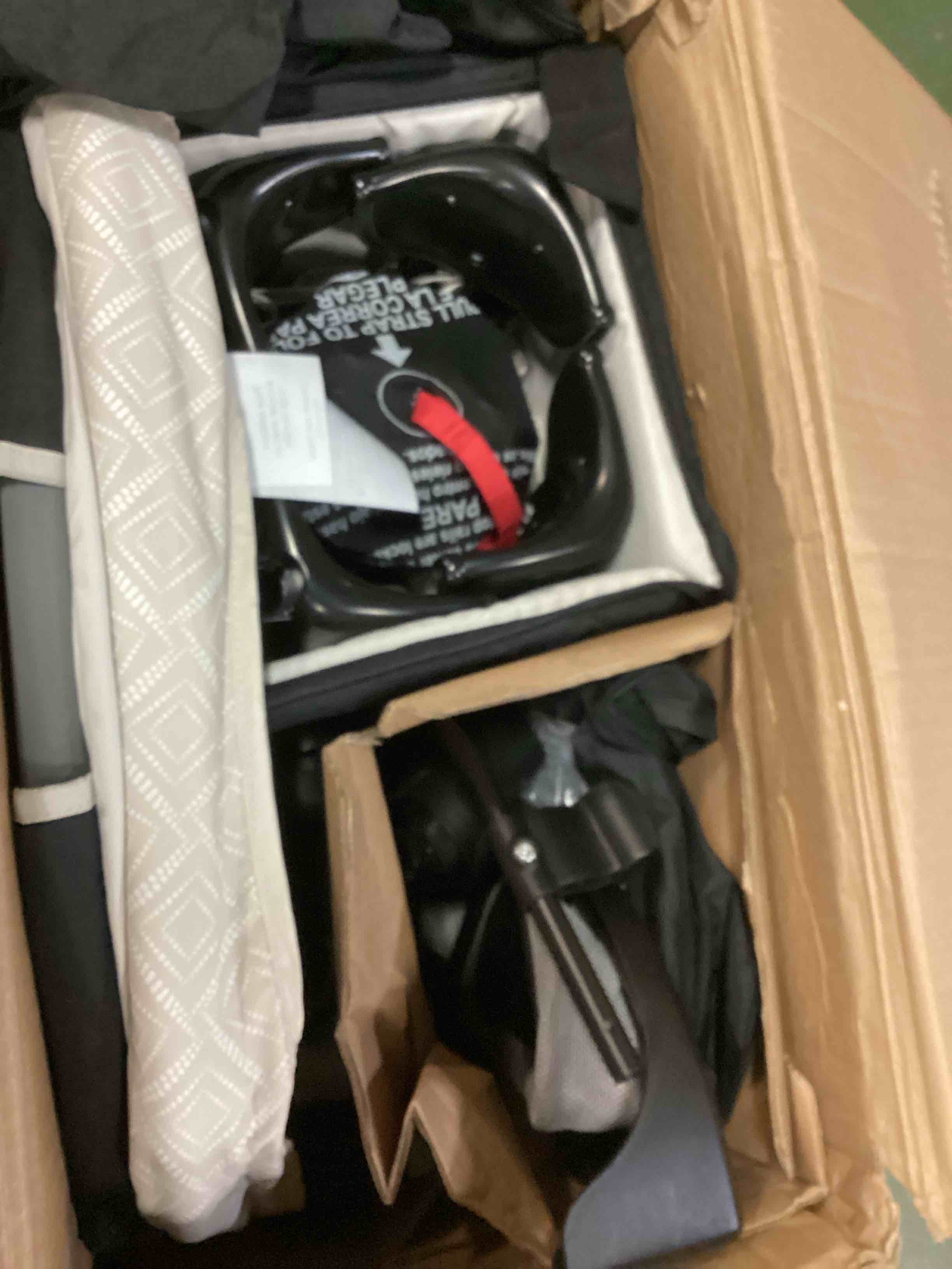https://s3.amazonaws.com/lotting-images-prod/bidfta/YEL5465217_1700252764543.jpeg