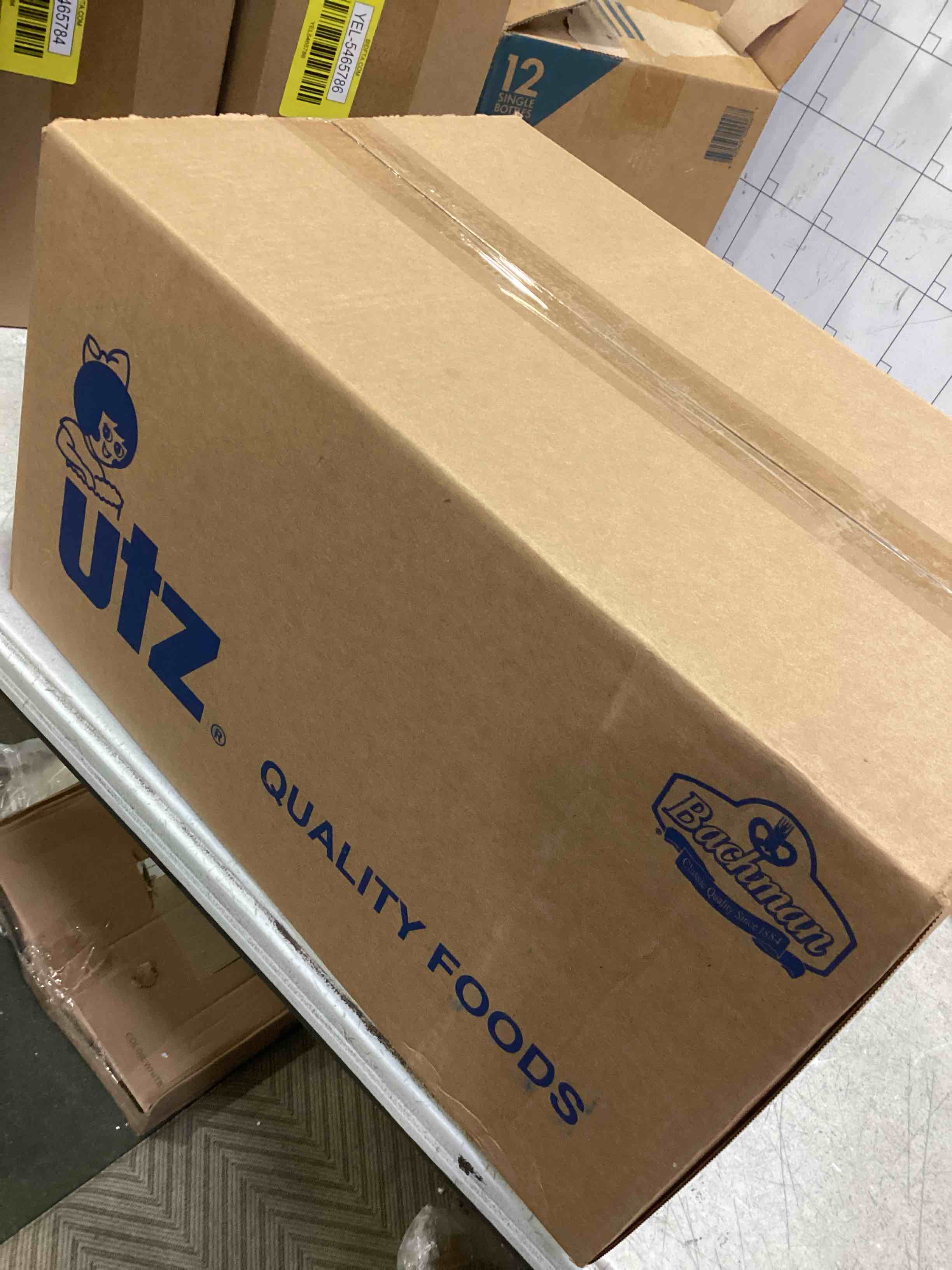 https://s3.amazonaws.com/lotting-images-prod/bidfta/YEL5465794_1700680107593.jpeg