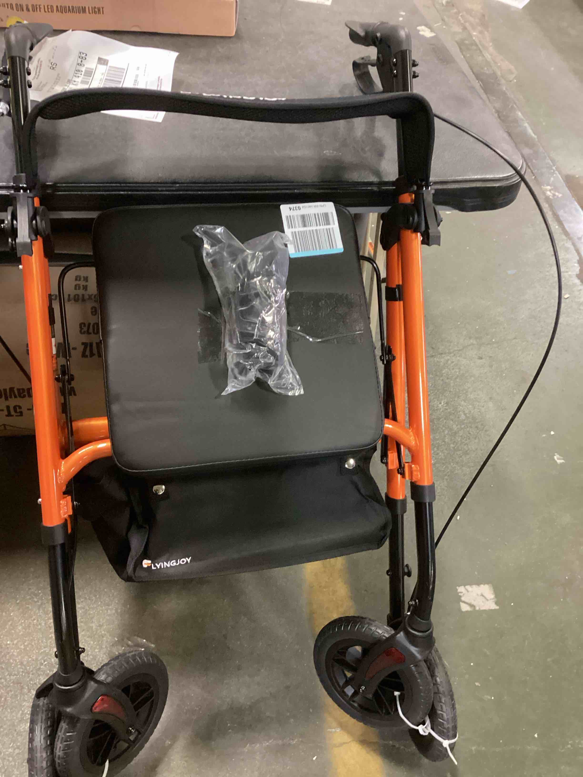 https://s3.amazonaws.com/lotting-images-prod/bidfta/YEL5465921_1700840758388.jpeg