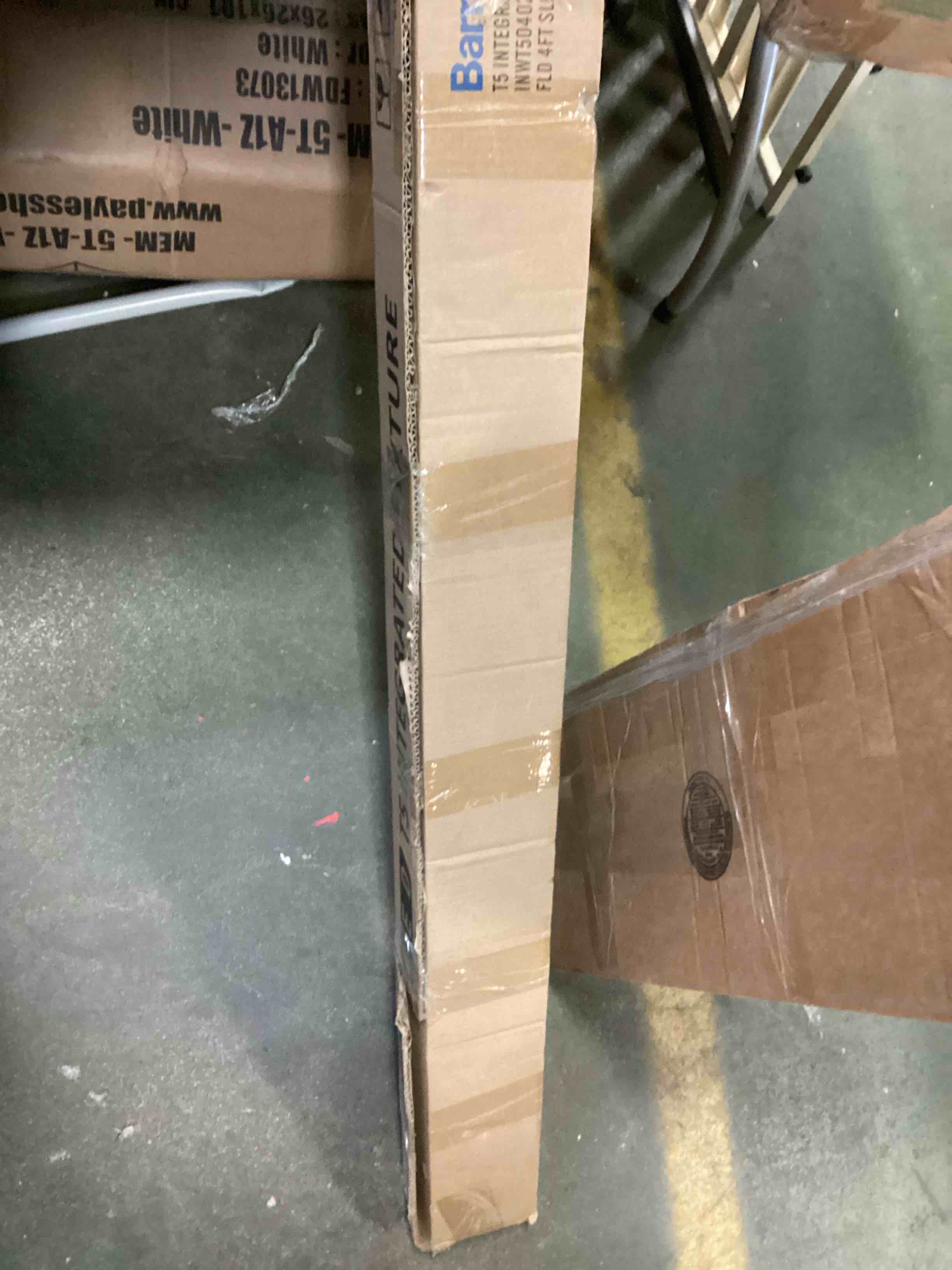 https://s3.amazonaws.com/lotting-images-prod/bidfta/YEL5466000_1700852382613.jpeg