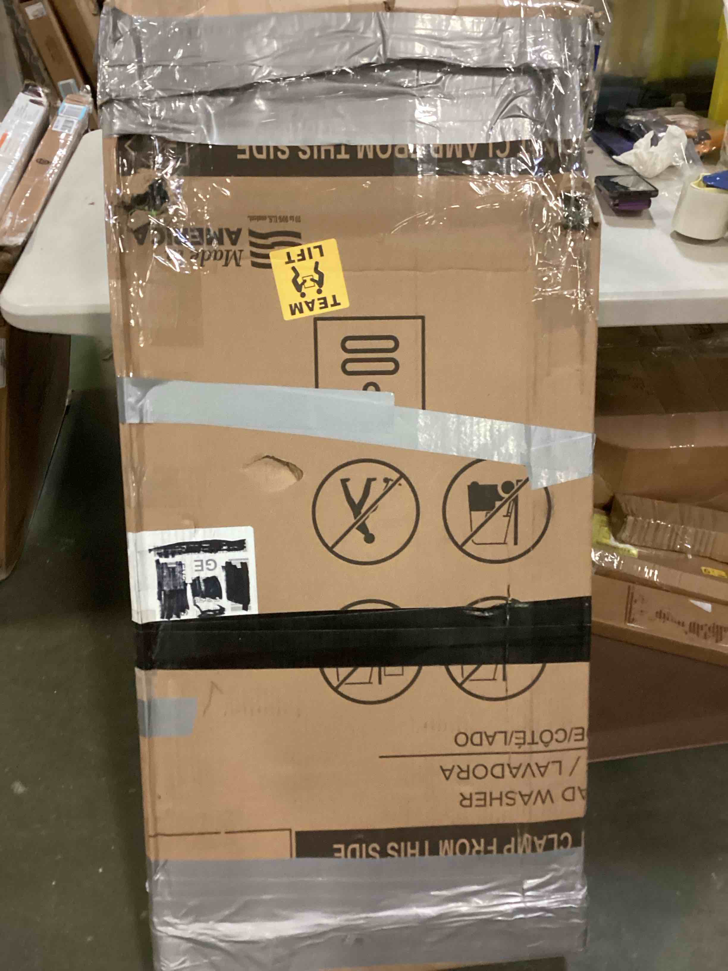 https://s3.amazonaws.com/lotting-images-prod/bidfta/YEL5466229_1701117147439.jpeg