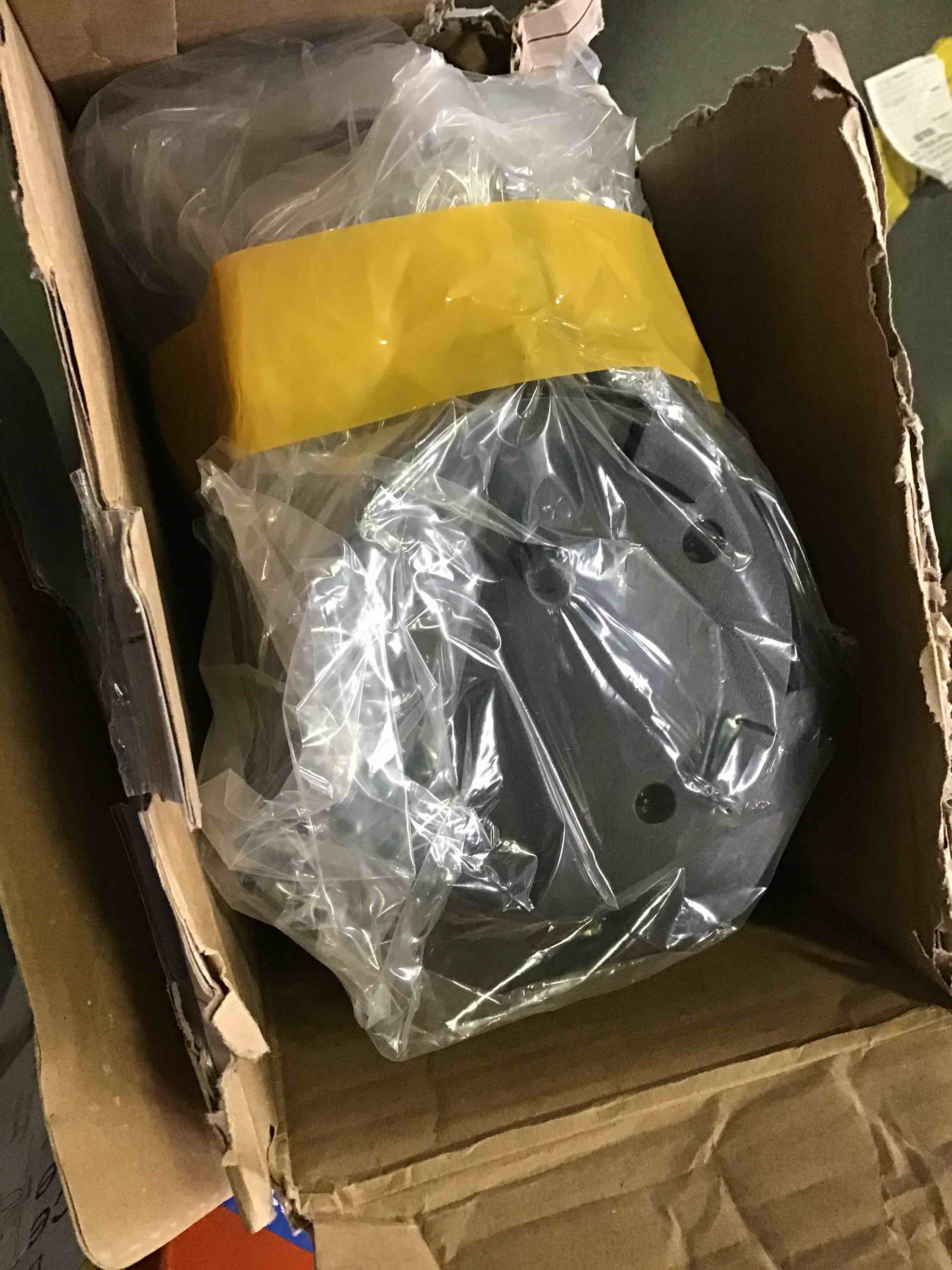 https://s3.amazonaws.com/lotting-images-prod/bidfta/YEL5467531_1700848160430.jpeg