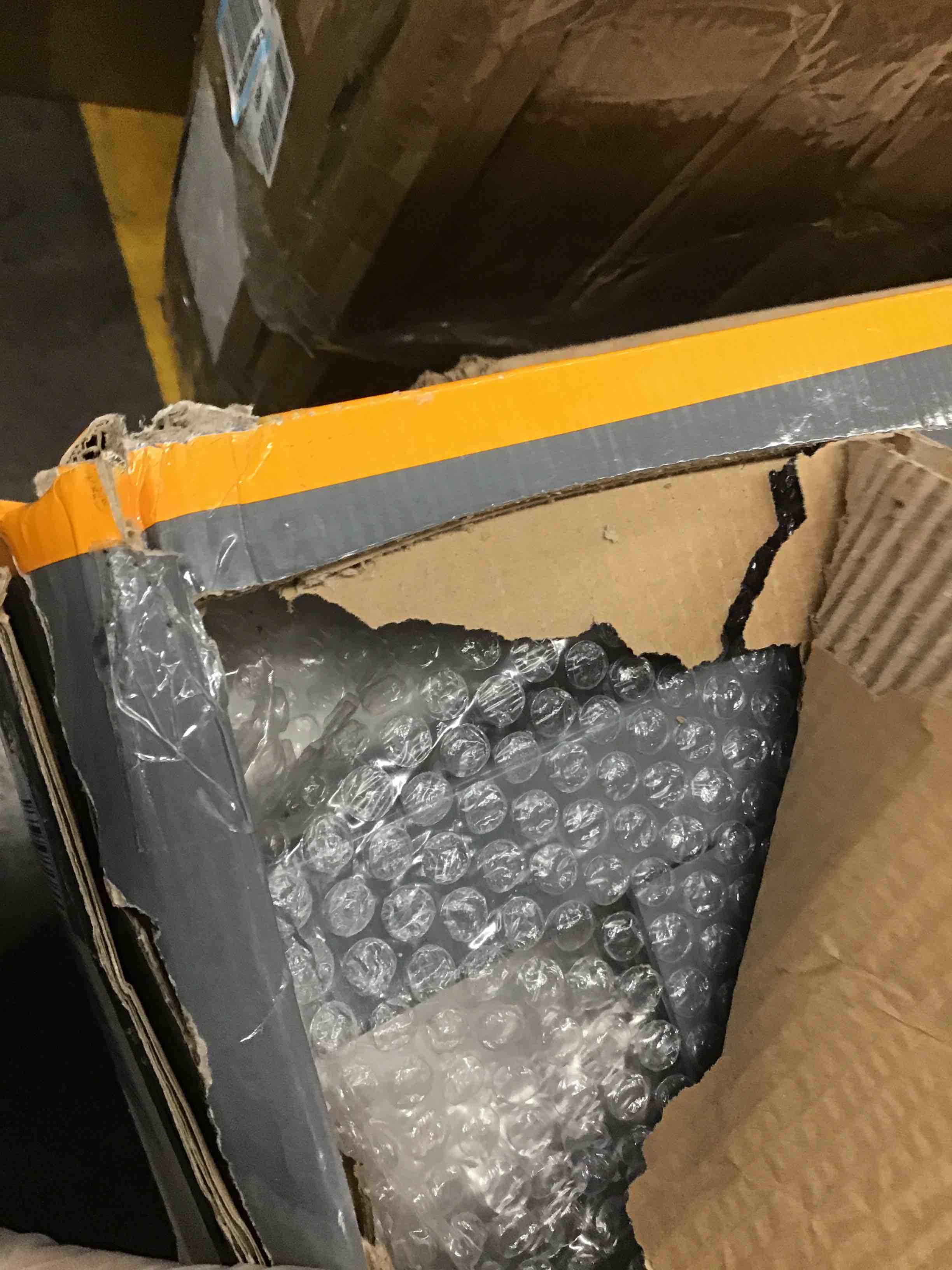 https://s3.amazonaws.com/lotting-images-prod/bidfta/YEL5469404_1711118382034.jpeg