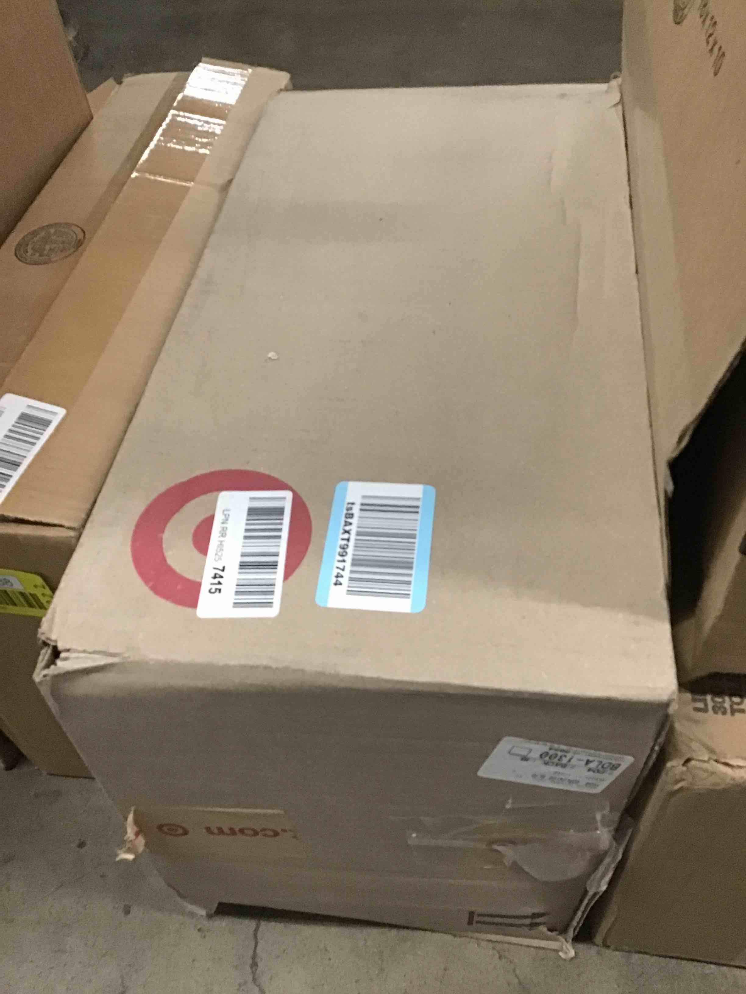 https://s3.amazonaws.com/lotting-images-prod/bidfta/YEL5471790_1704898533136.jpeg