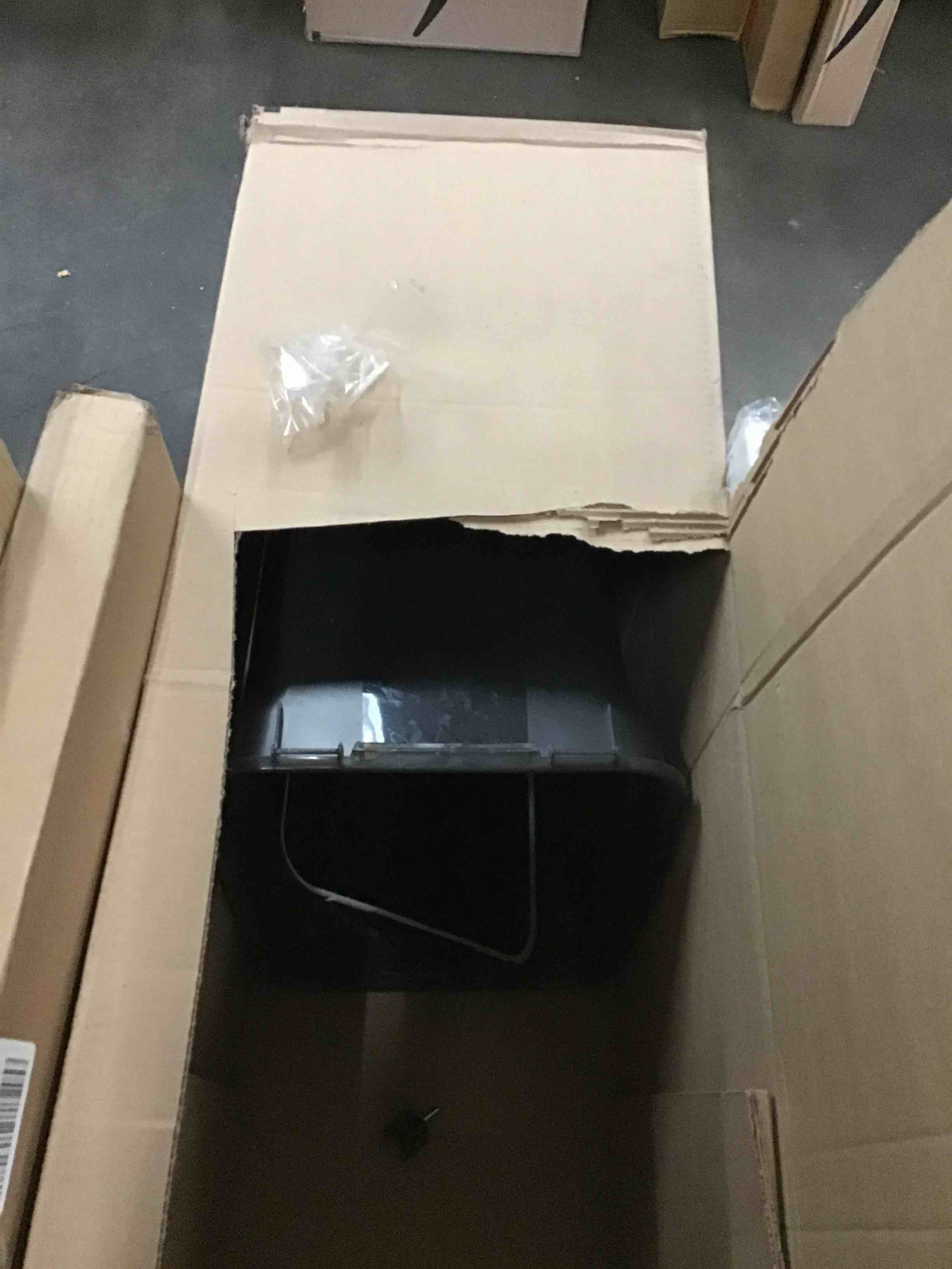 https://s3.amazonaws.com/lotting-images-prod/bidfta/YEL5471852_1704909474503.jpeg