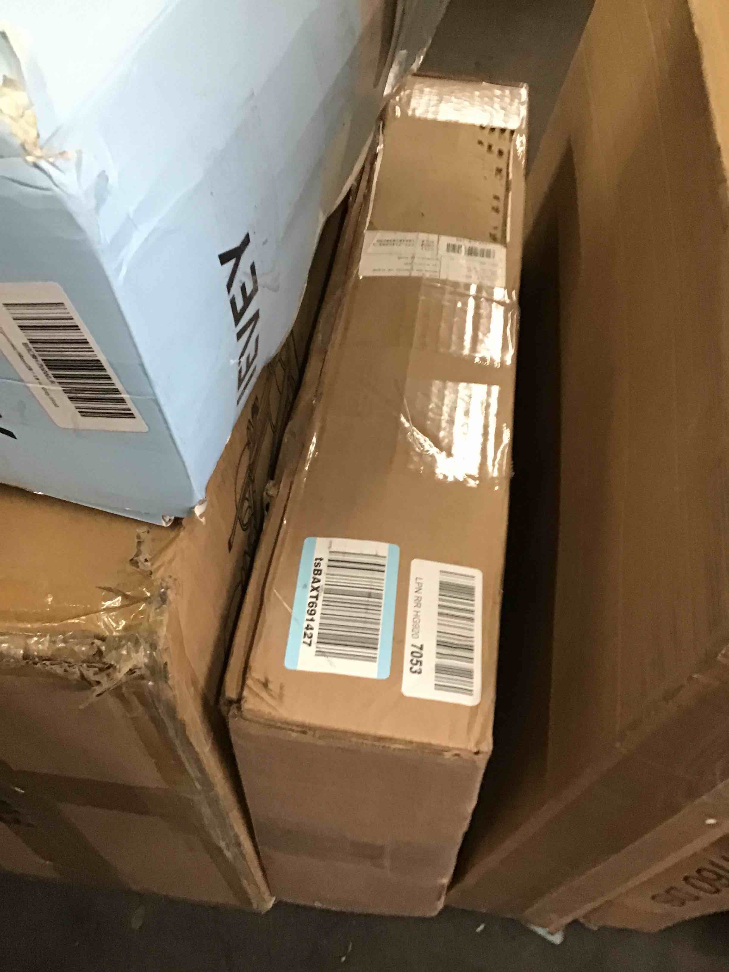 https://s3.amazonaws.com/lotting-images-prod/bidfta/YEL5471860_1704910611428.jpeg
