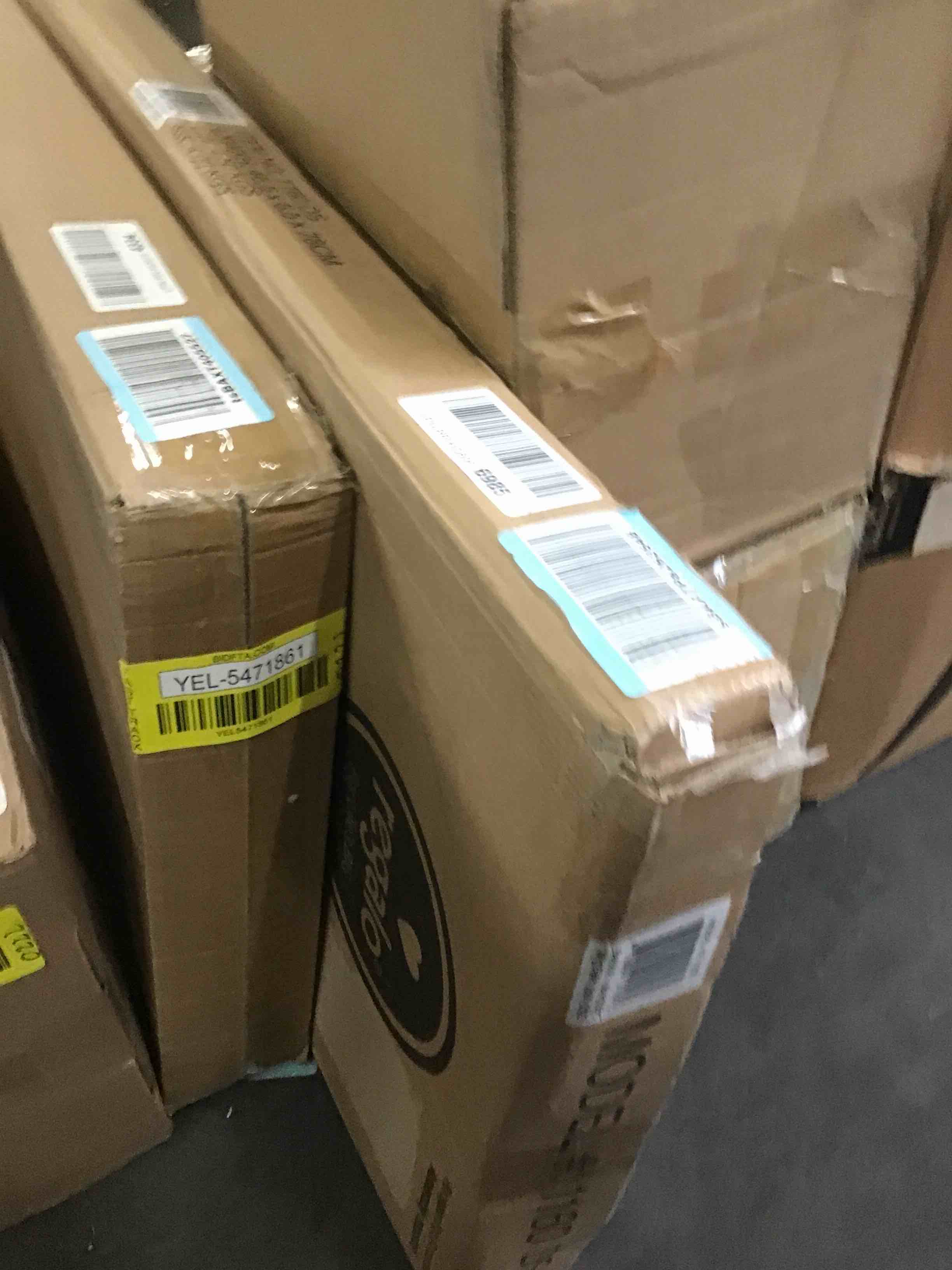 https://s3.amazonaws.com/lotting-images-prod/bidfta/YEL5471862_1704910741562.jpeg