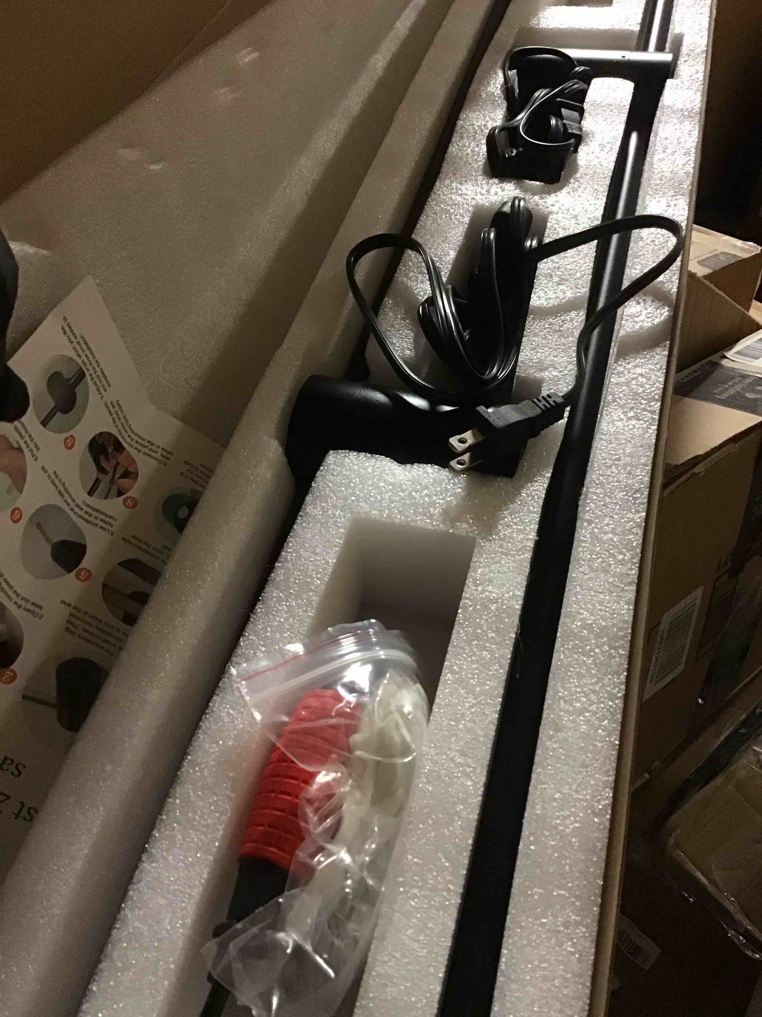 https://s3.amazonaws.com/lotting-images-prod/bidfta/YEL5474501_1706888338764.jpeg