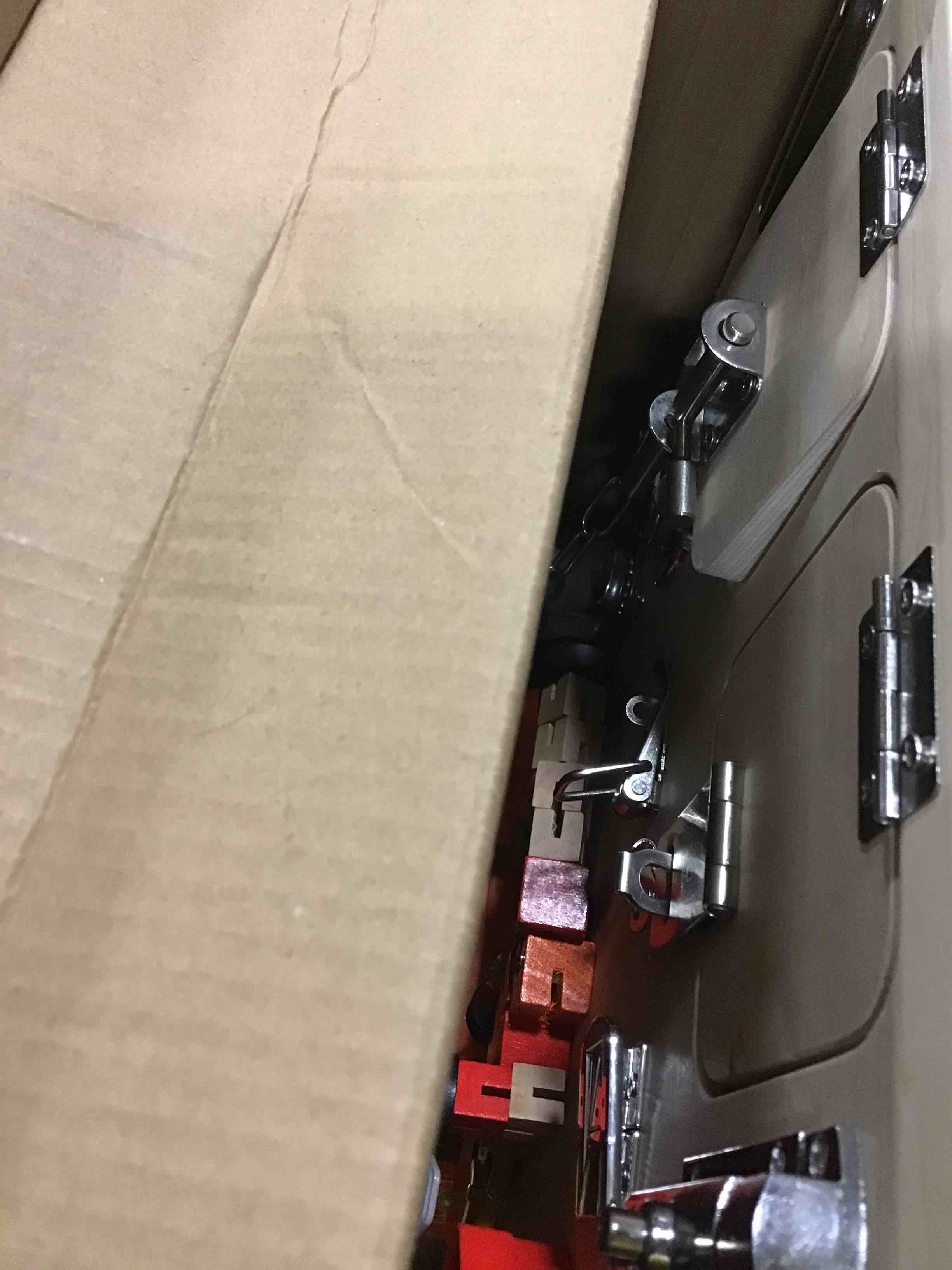 https://s3.amazonaws.com/lotting-images-prod/bidfta/YEL5477670_1702416511255.jpeg