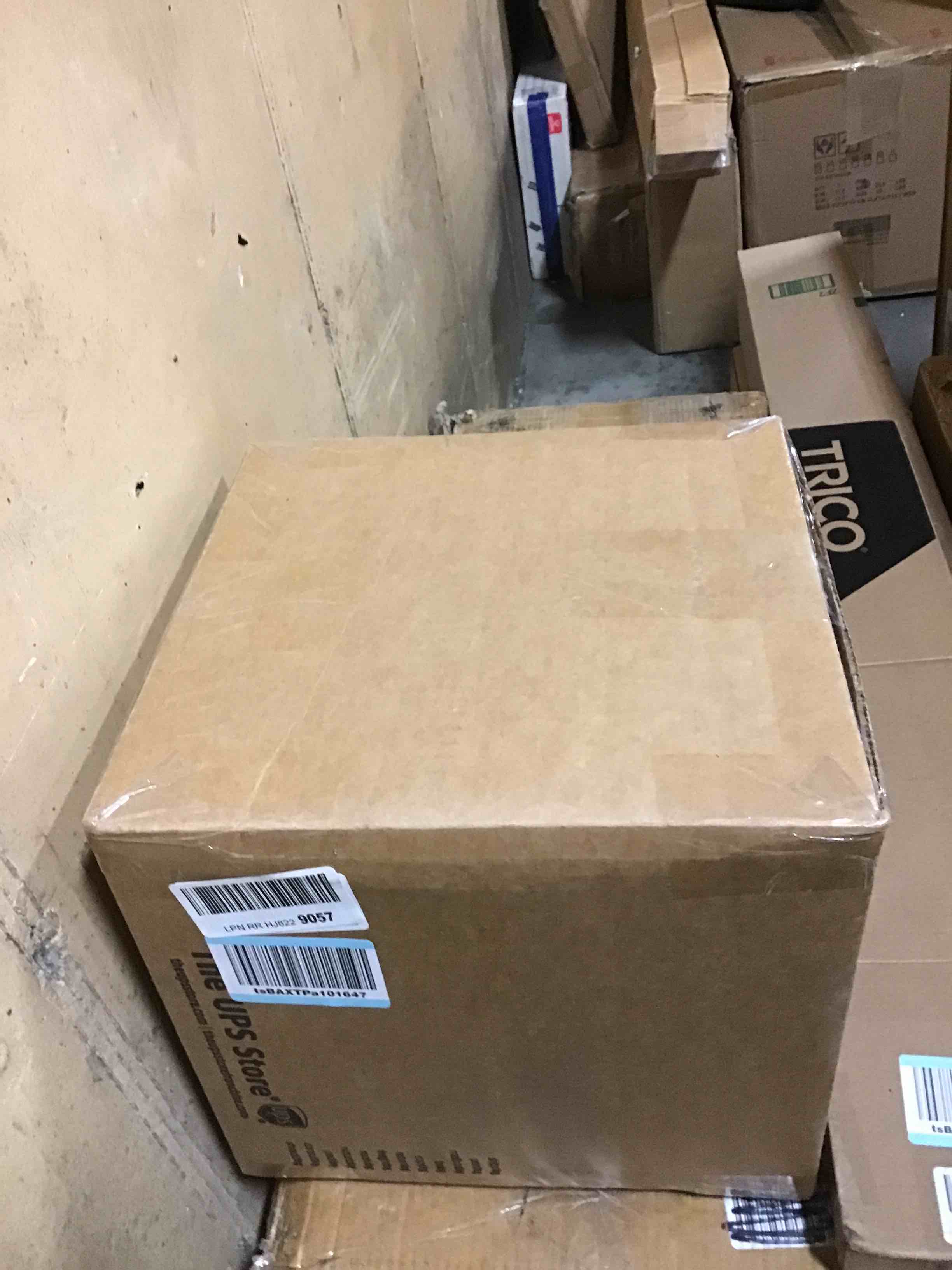 https://s3.amazonaws.com/lotting-images-prod/bidfta/YEL5479592_1702654493130.jpeg