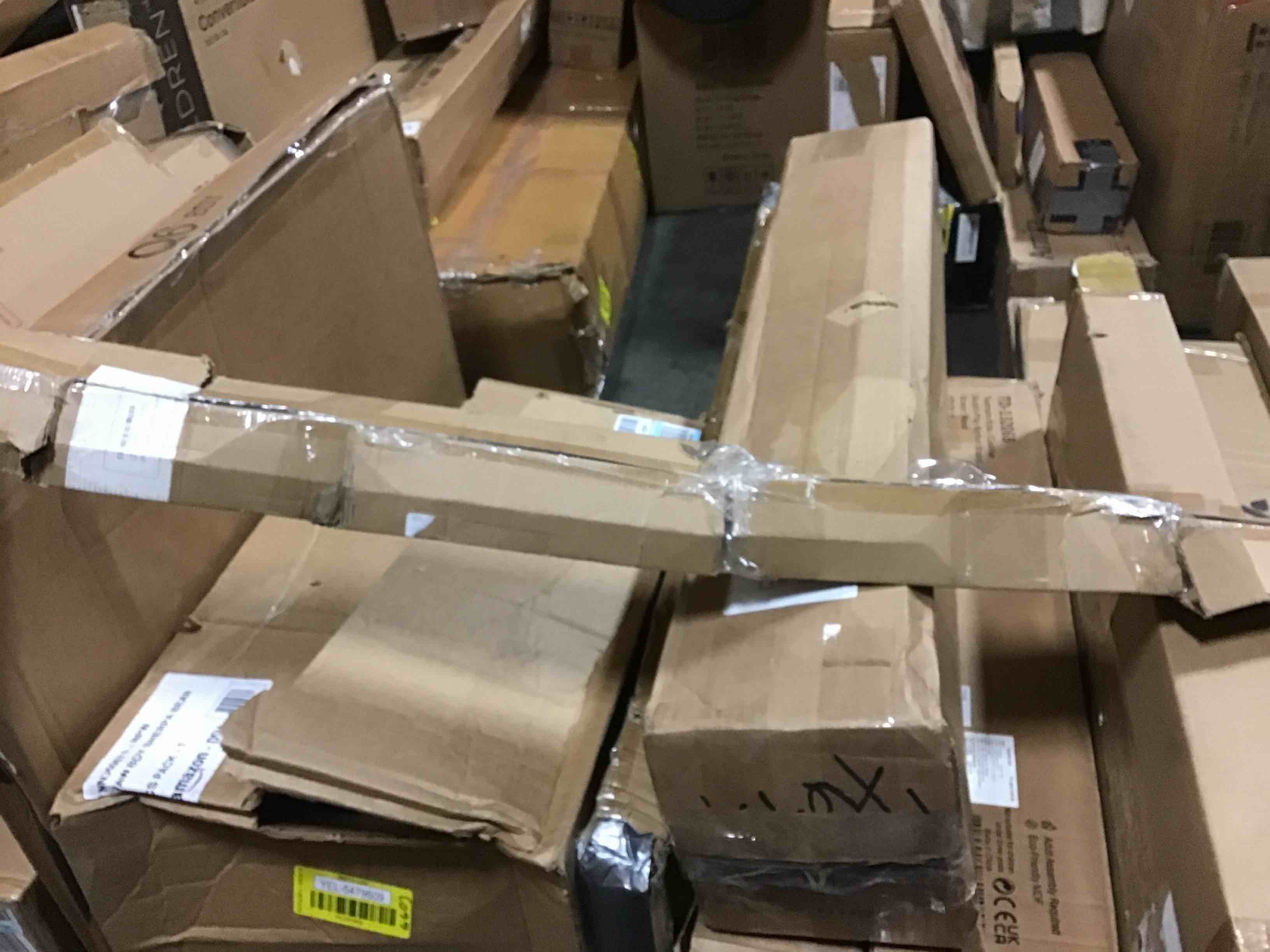 https://s3.amazonaws.com/lotting-images-prod/bidfta/YEL5479610_1702657015756.jpeg