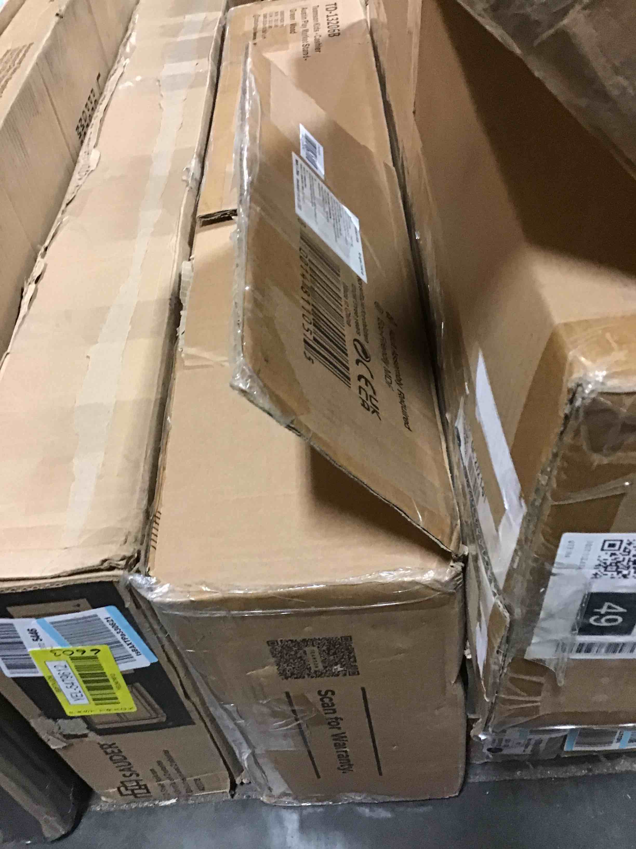 https://s3.amazonaws.com/lotting-images-prod/bidfta/YEL5479613_1702657197618.jpeg