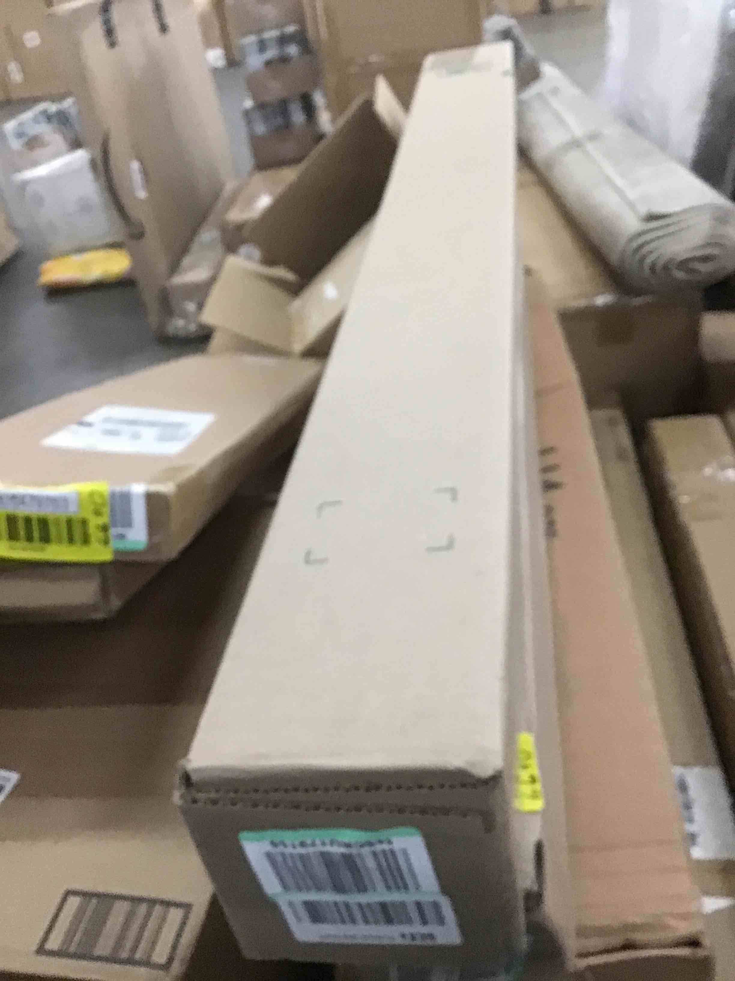 https://s3.amazonaws.com/lotting-images-prod/bidfta/YEL5479767_1702997296713.jpeg