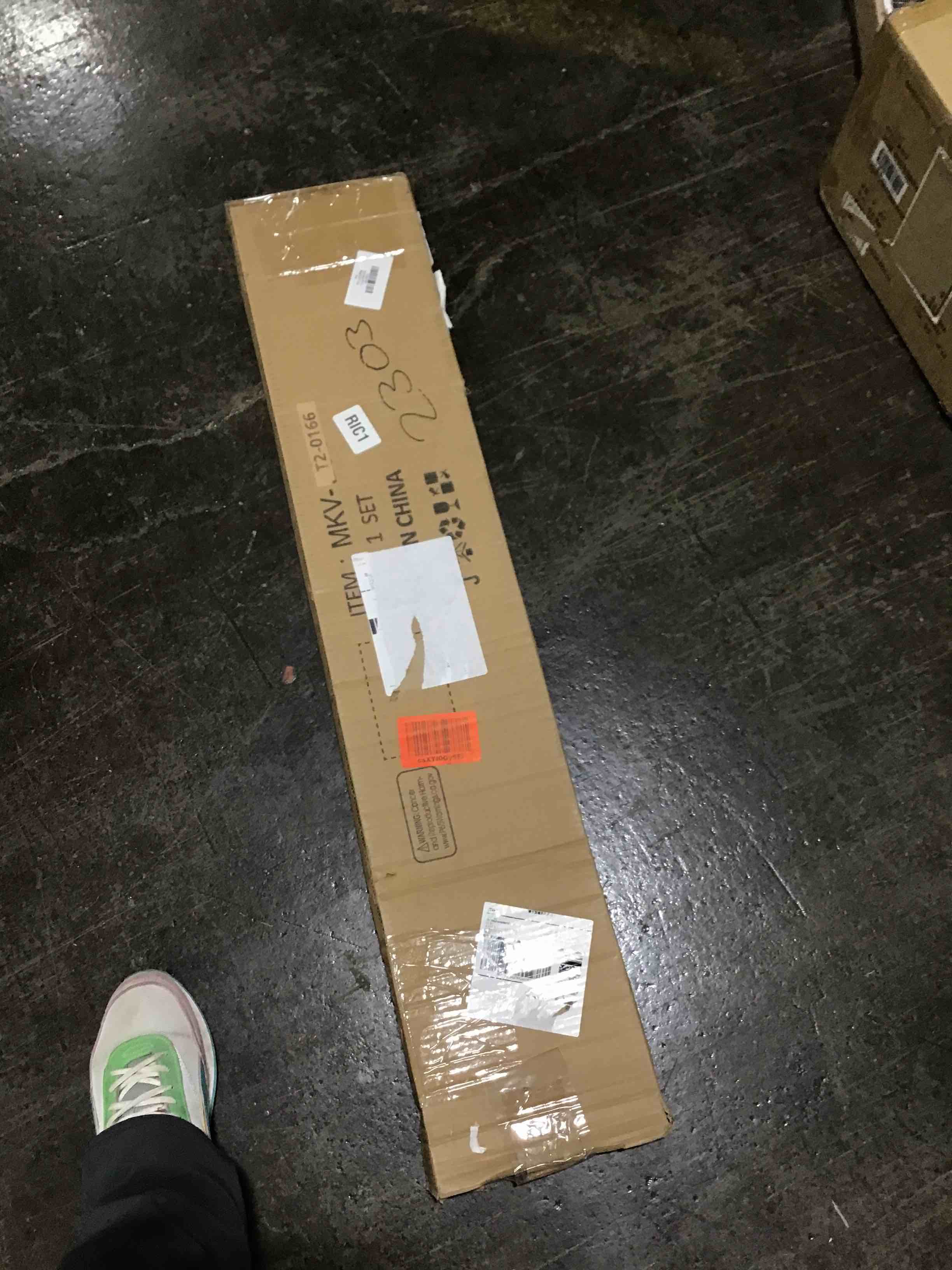 https://s3.amazonaws.com/lotting-images-prod/bidfta/YEL5481024_1704729201226.jpeg
