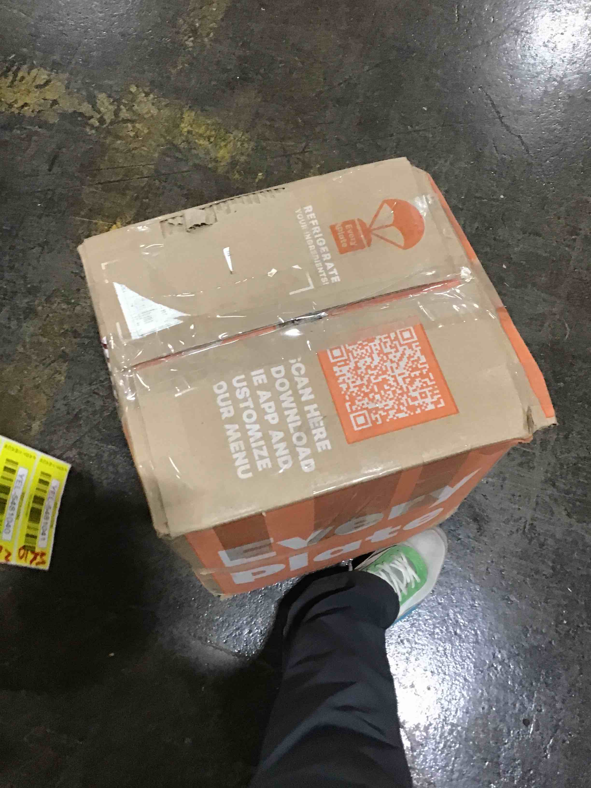 https://s3.amazonaws.com/lotting-images-prod/bidfta/YEL5481027_1704730234770.jpeg