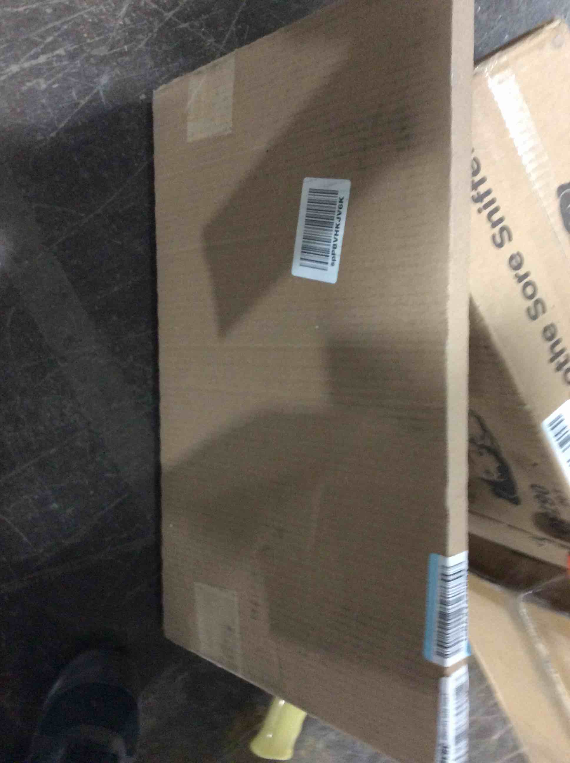 https://s3.amazonaws.com/lotting-images-prod/bidfta/YEL5481982_1703711153203.jpeg