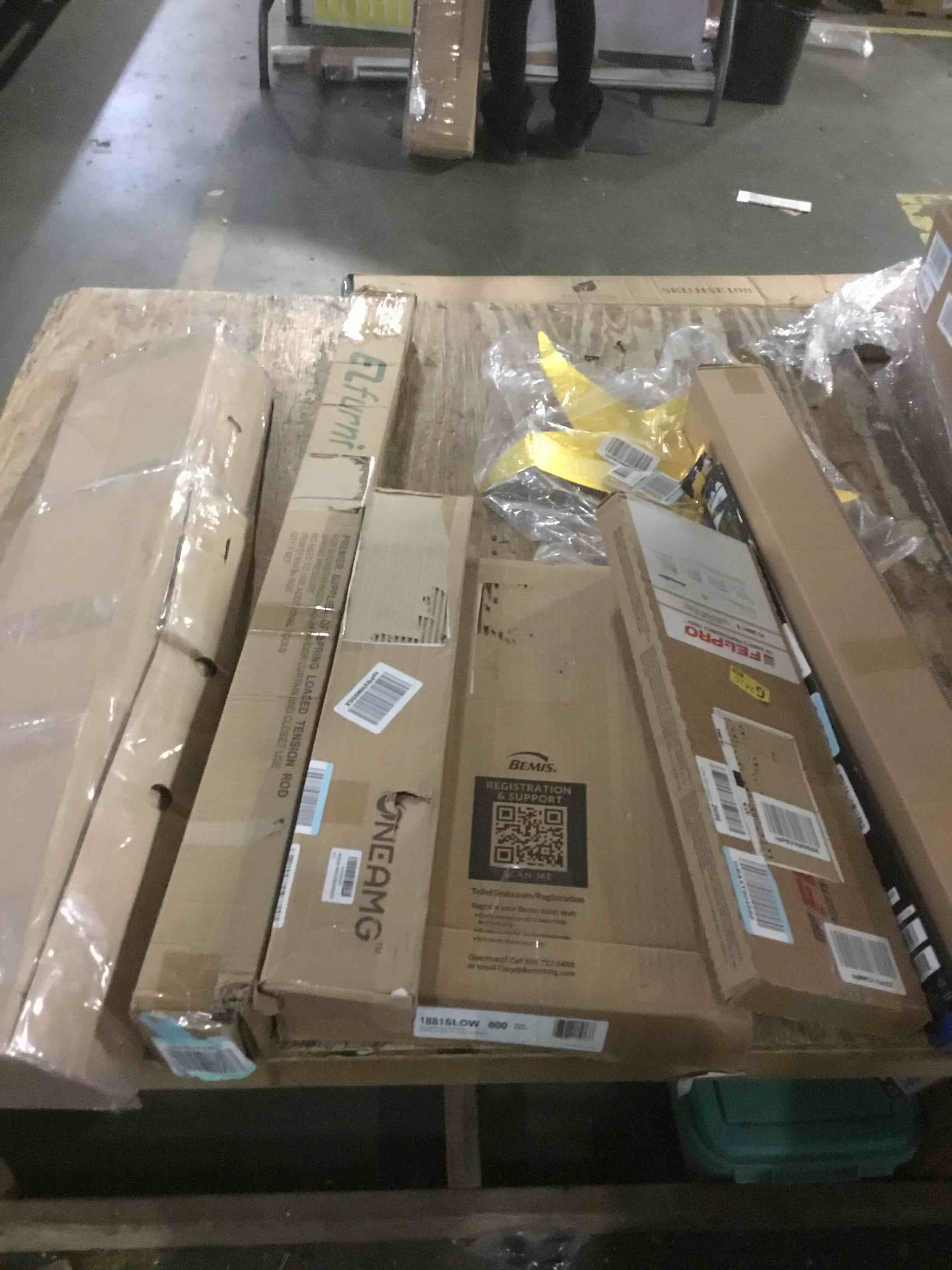 assorted miscellaneous items (curtain rods, closet rod ,window blinds and more)