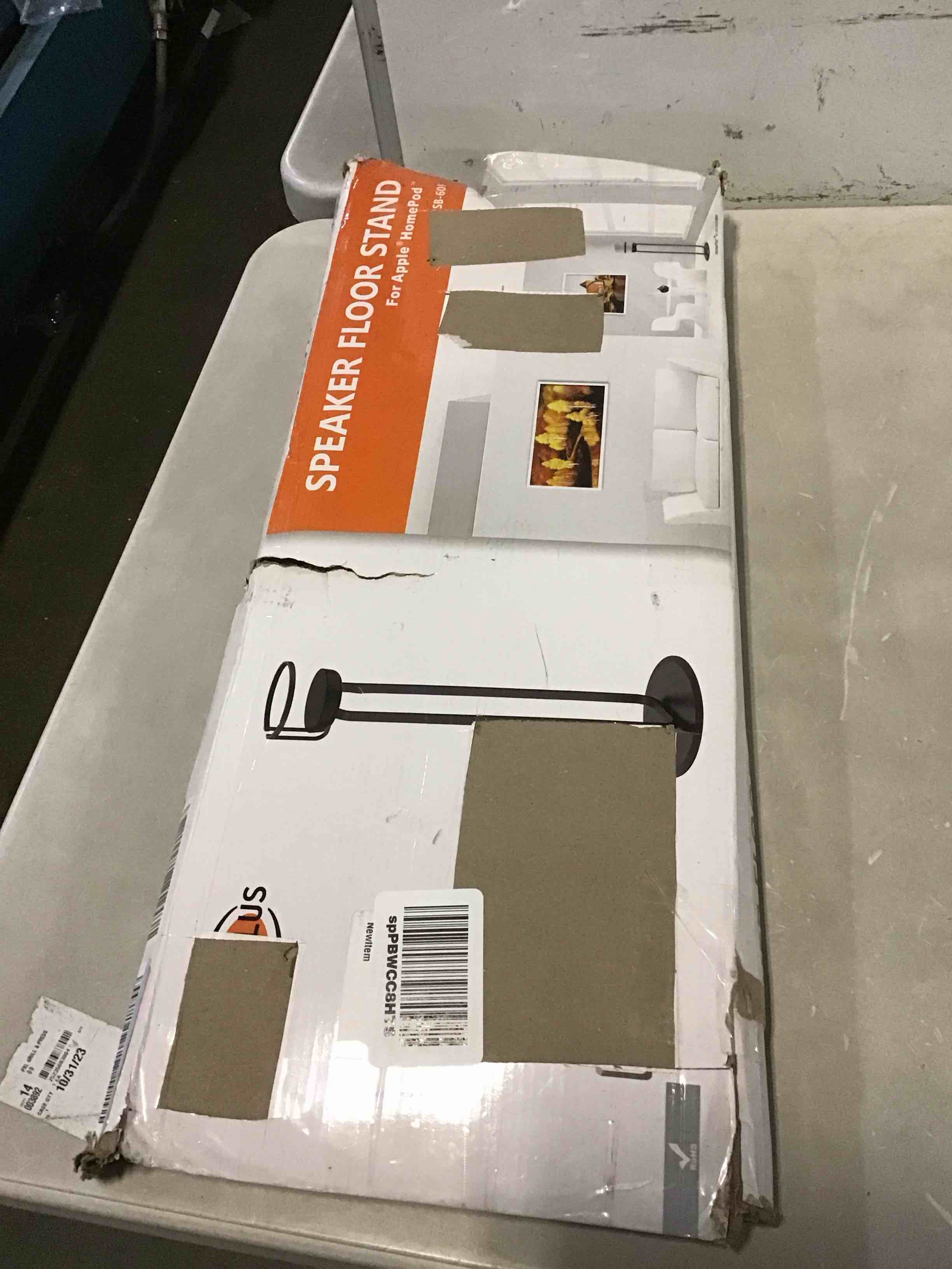 https://s3.amazonaws.com/lotting-images-prod/bidfta/YEL5489000_1701890802819.jpeg