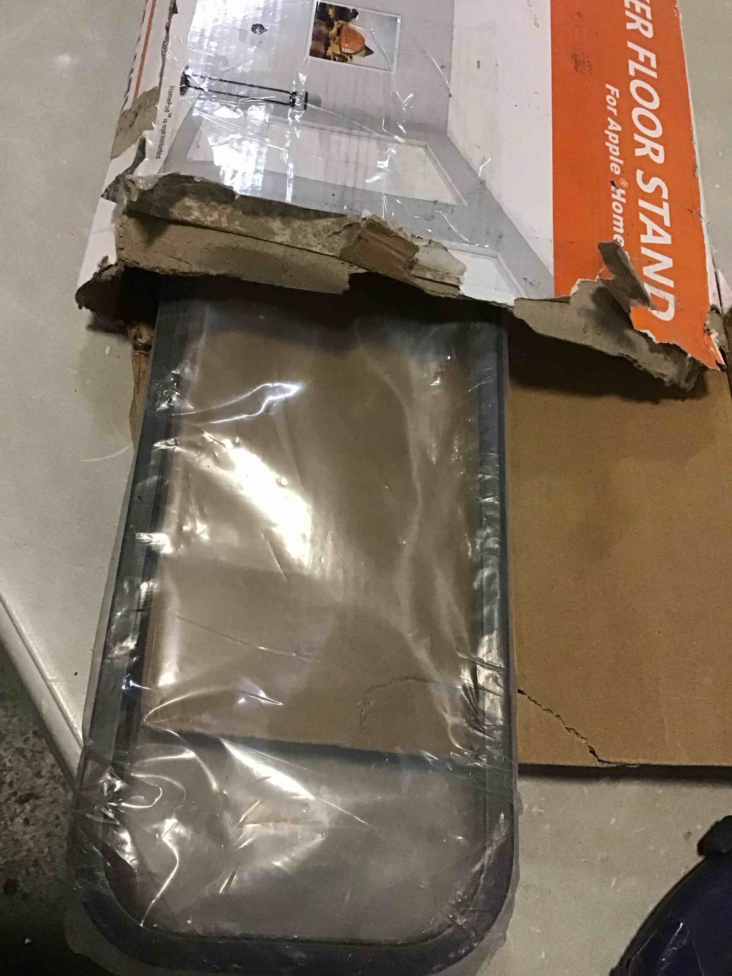 https://s3.amazonaws.com/lotting-images-prod/bidfta/YEL5489000_1701890837683.jpeg