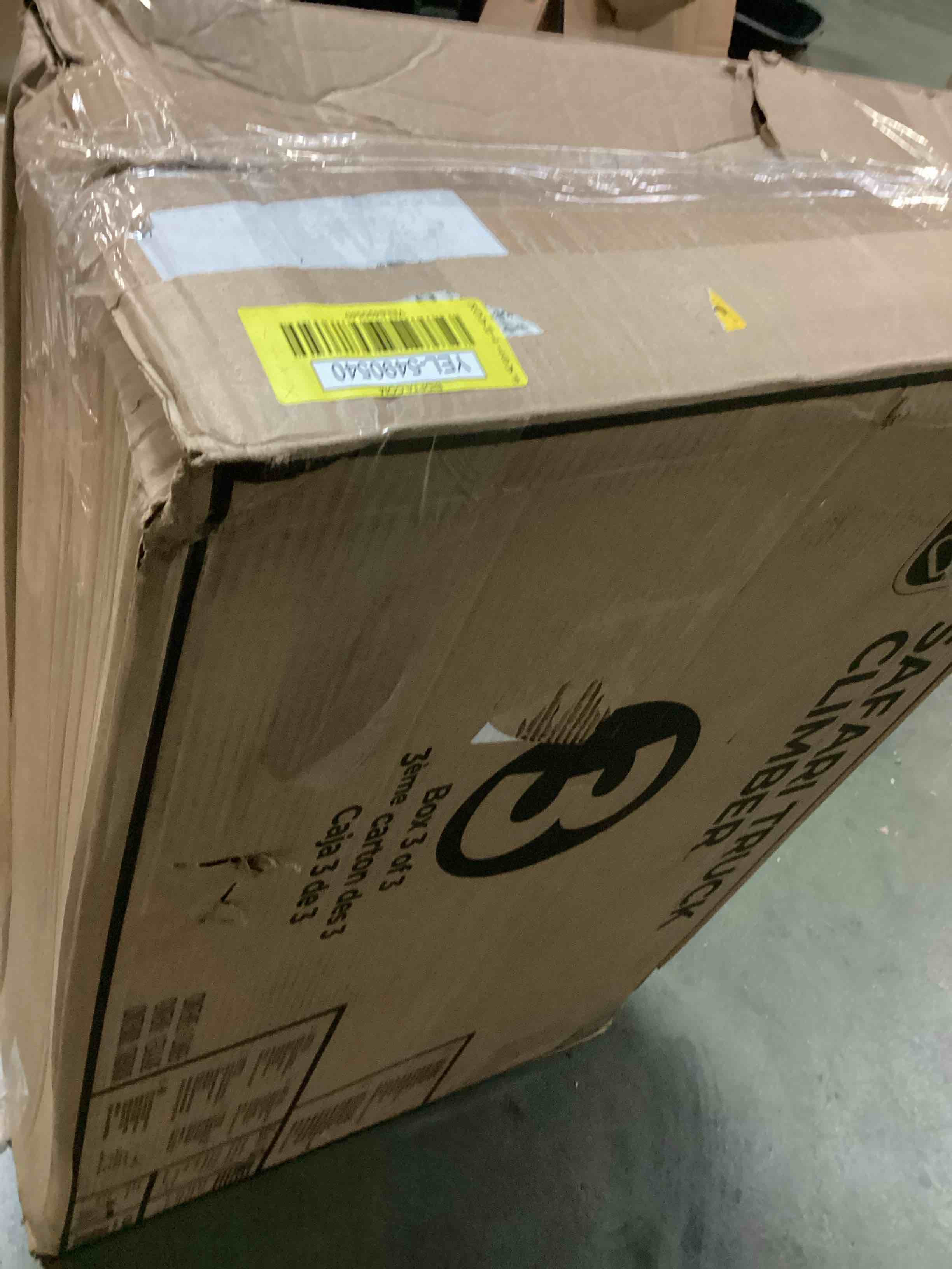 https://s3.amazonaws.com/lotting-images-prod/bidfta/YEL5490540_1701808780497.jpeg
