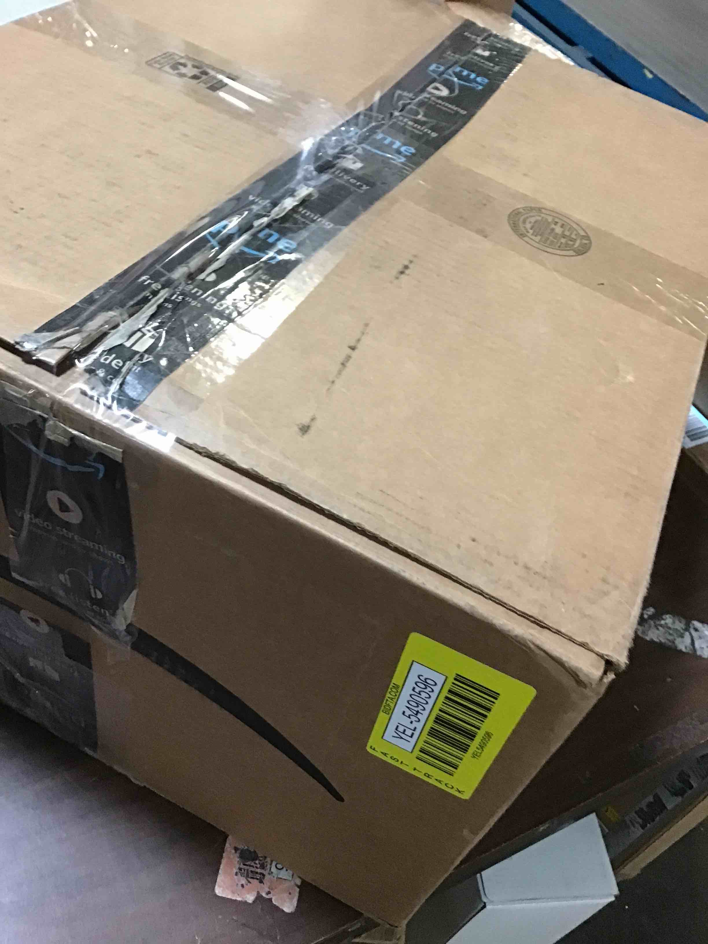 https://s3.amazonaws.com/lotting-images-prod/bidfta/YEL5490596_1701873461513.jpeg