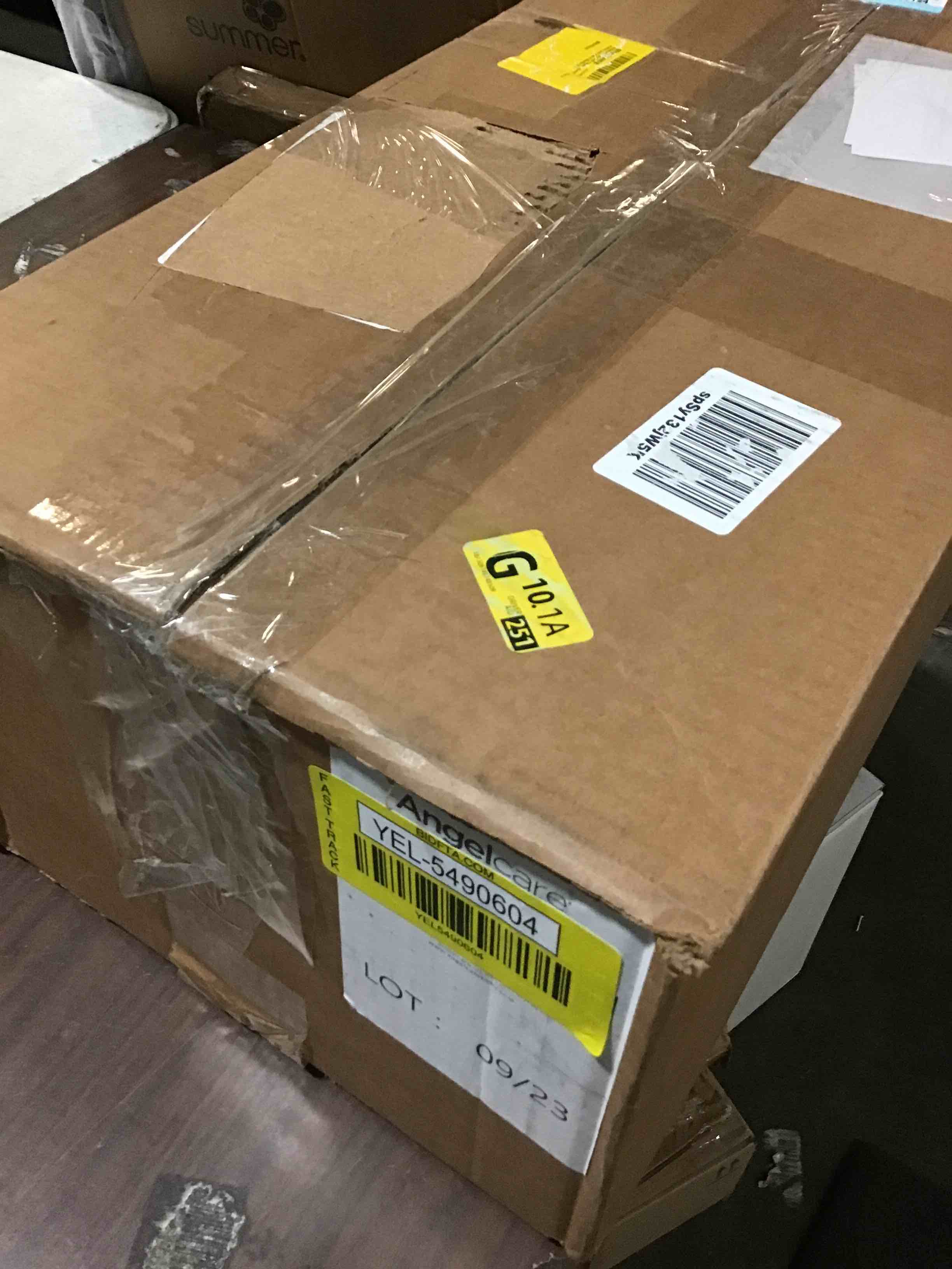 https://s3.amazonaws.com/lotting-images-prod/bidfta/YEL5490604_1701873985847.jpeg