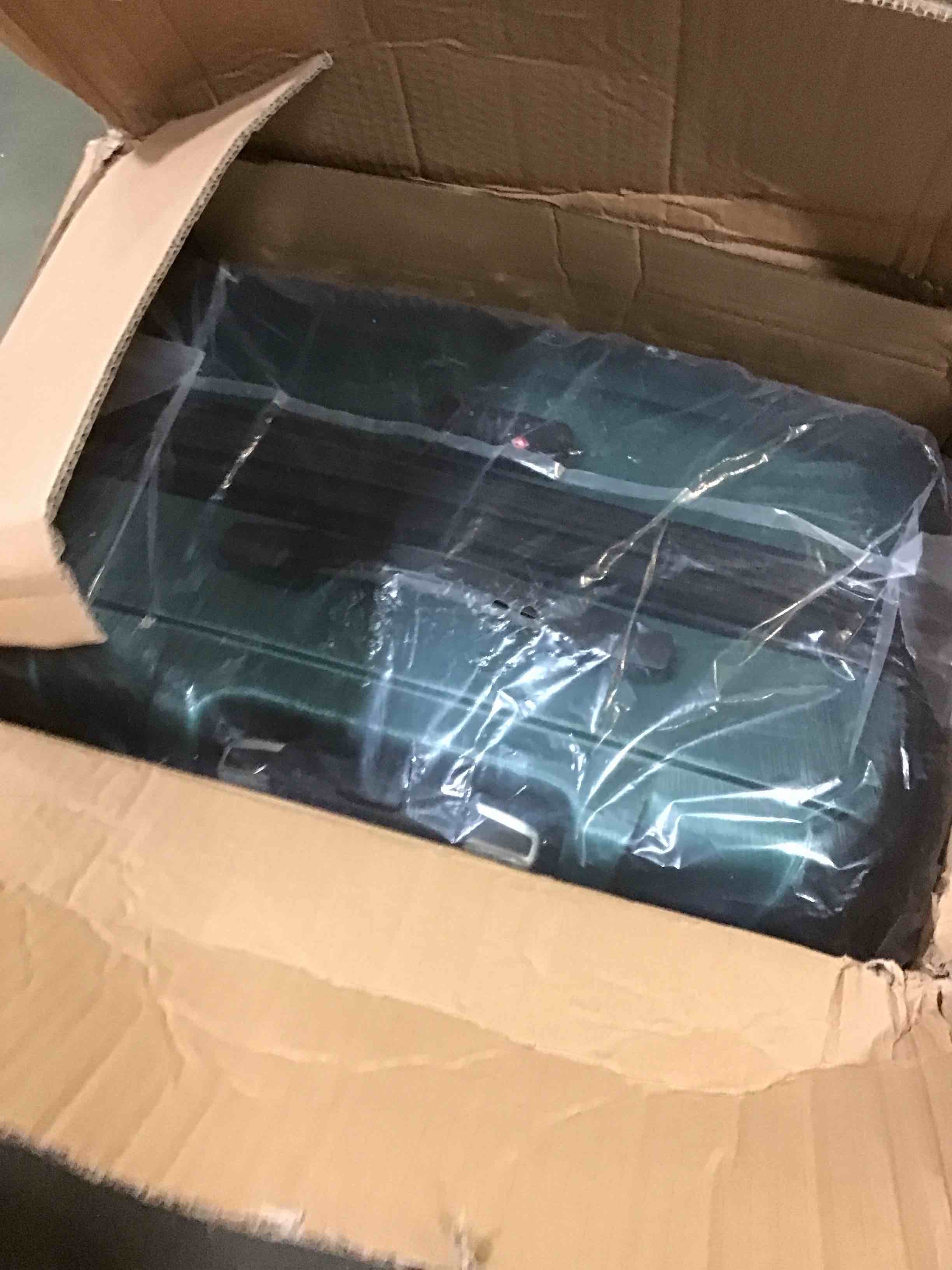 https://s3.amazonaws.com/lotting-images-prod/bidfta/YEL5490768_1701954803609.jpeg
