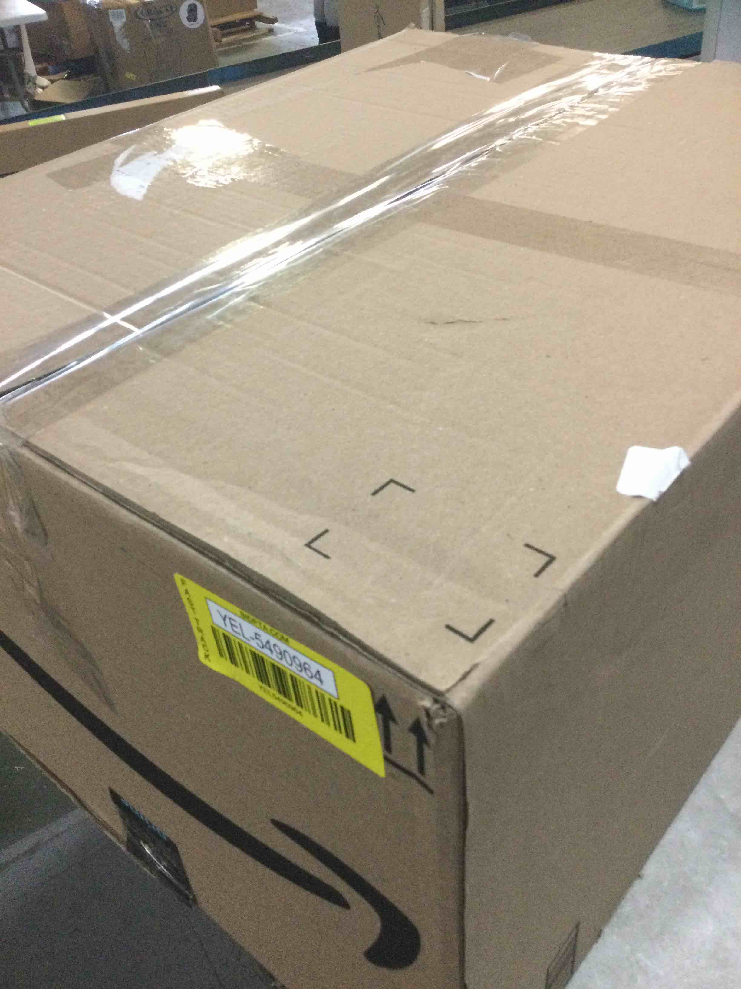 https://s3.amazonaws.com/lotting-images-prod/bidfta/YEL5490964_1701982622400.jpeg
