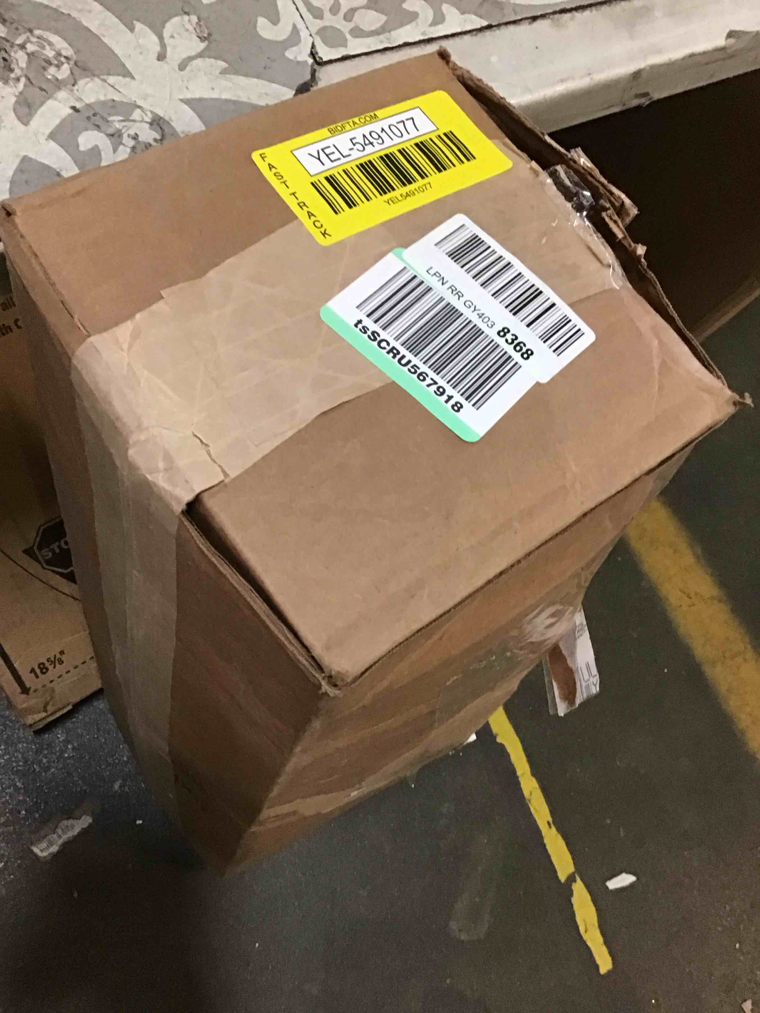 https://s3.amazonaws.com/lotting-images-prod/bidfta/YEL5491077_1702053280050.jpeg